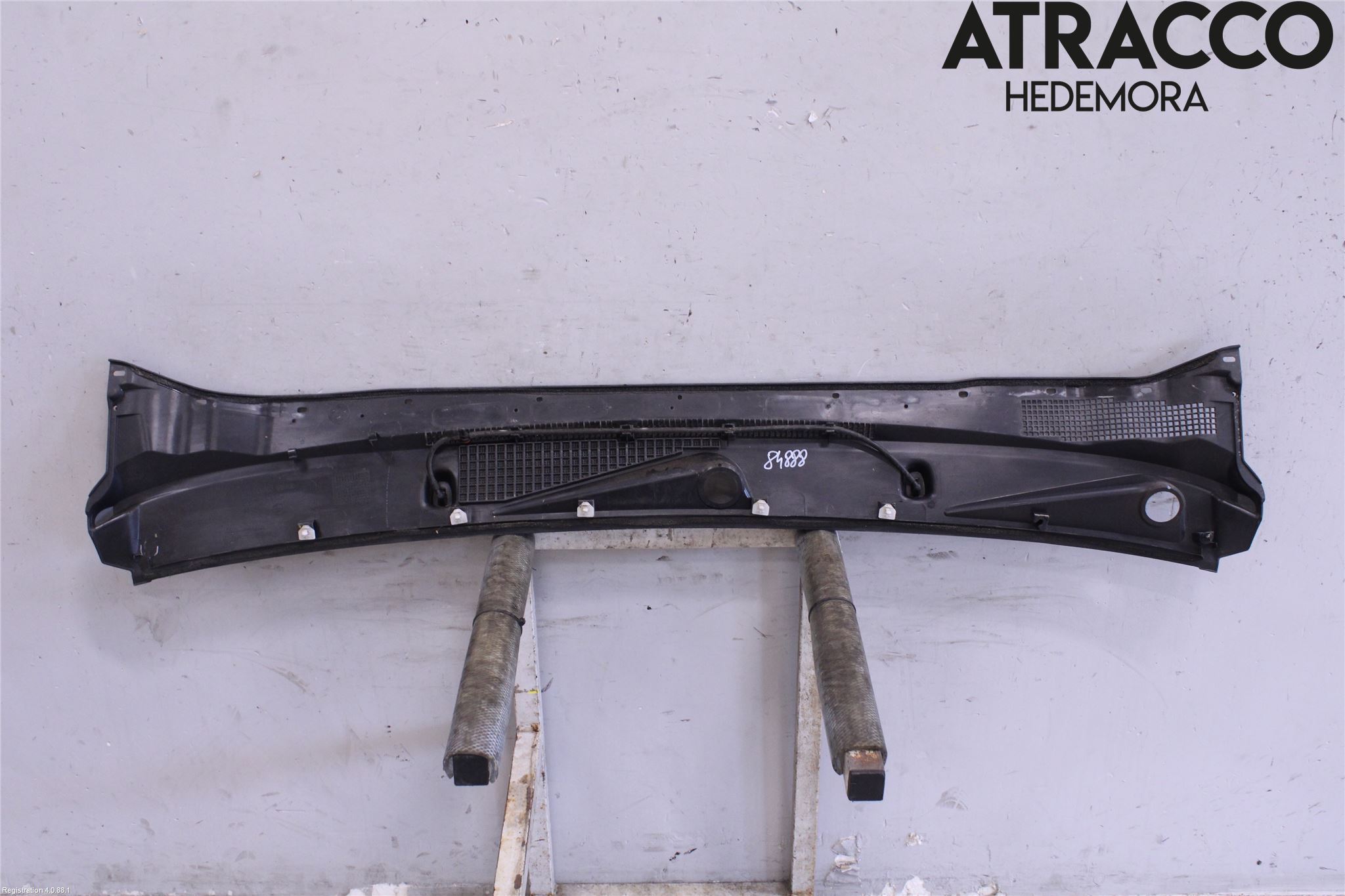 Nissan NAVARA 05-16 Visker Deksel-Grill-Under Frr