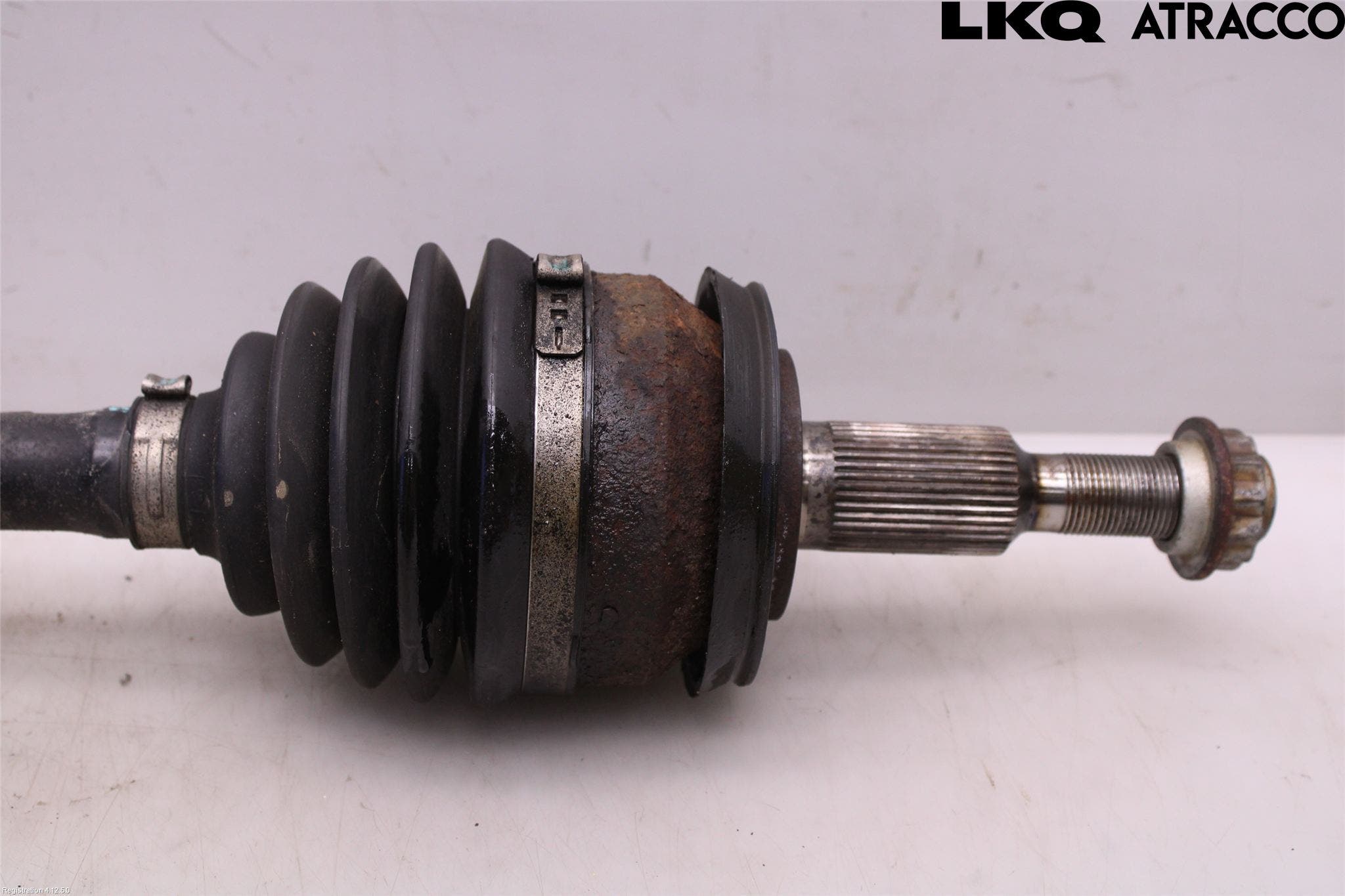 Volkswagen VW TRANSP/CARAVELLE (T5) 04-15 Drivaksel Foran Kompl Venstre