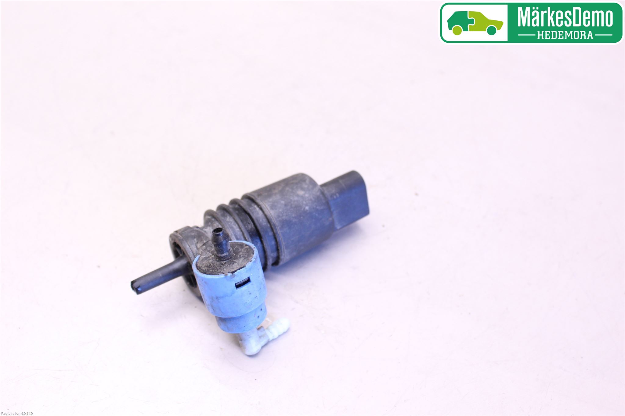 Volkswagen VW CADDY      04-10 Spylerpumpe Frontrute