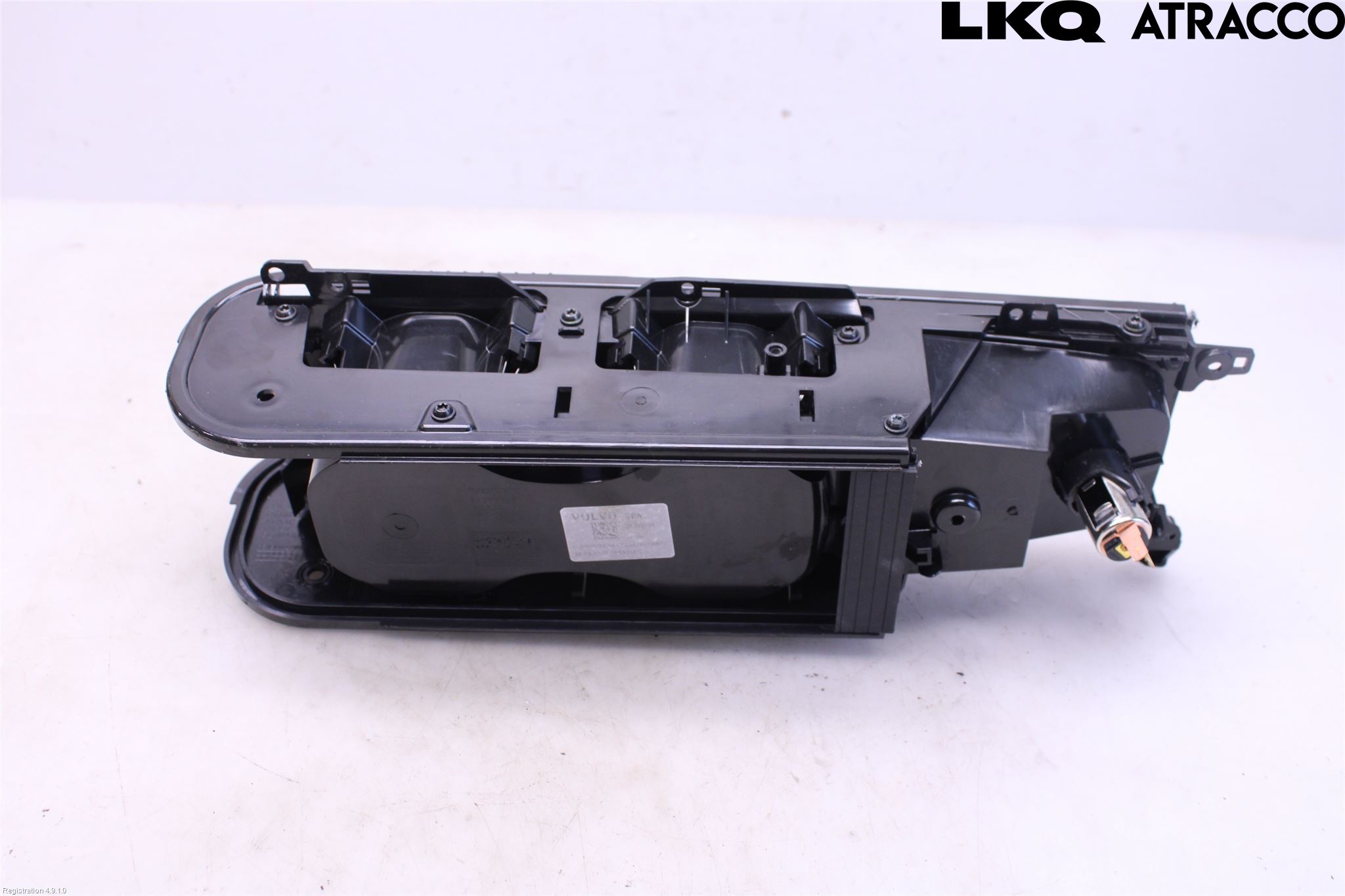 Volvo V90 17->> Innr Koppholder