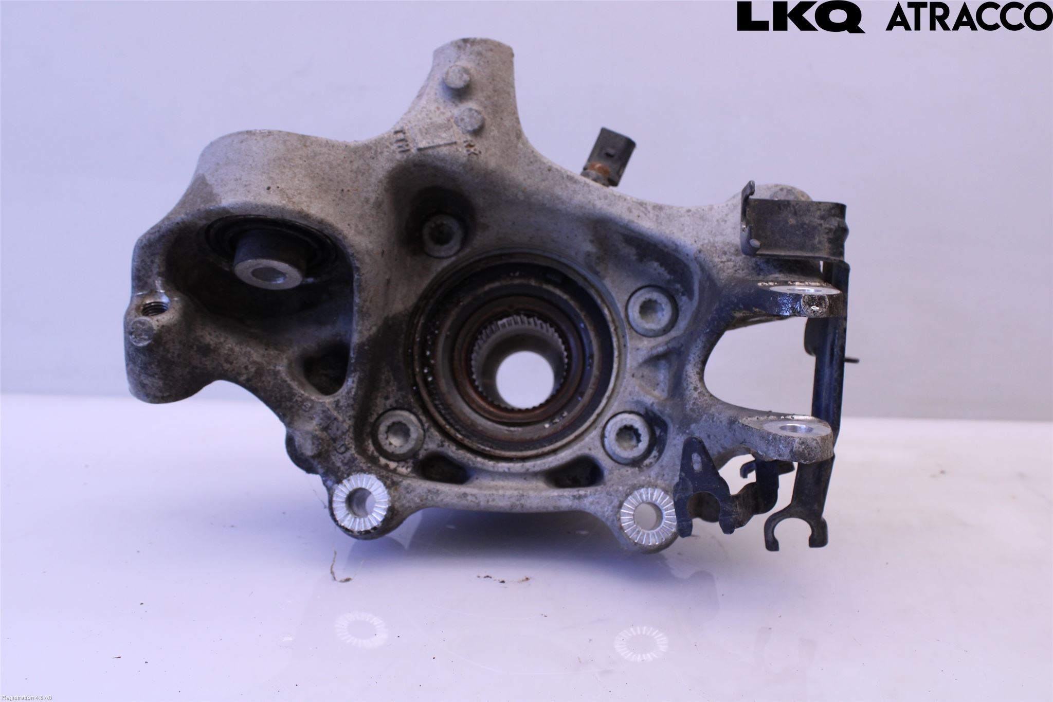 Audi A6 F2/C8 19- Spindel Vb