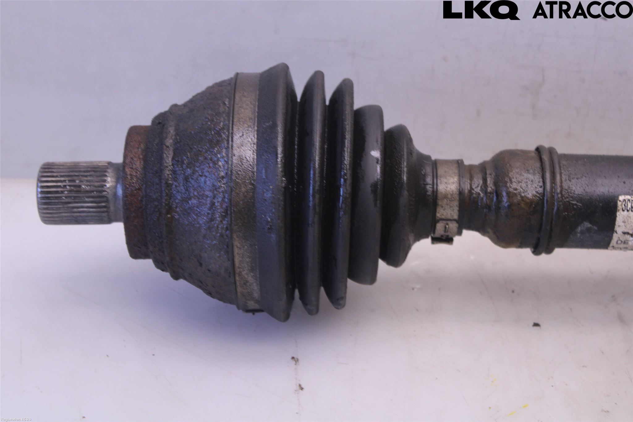 Volkswagen VW PASSAT 11-14 Drivaksel Foran Kompl Høyre