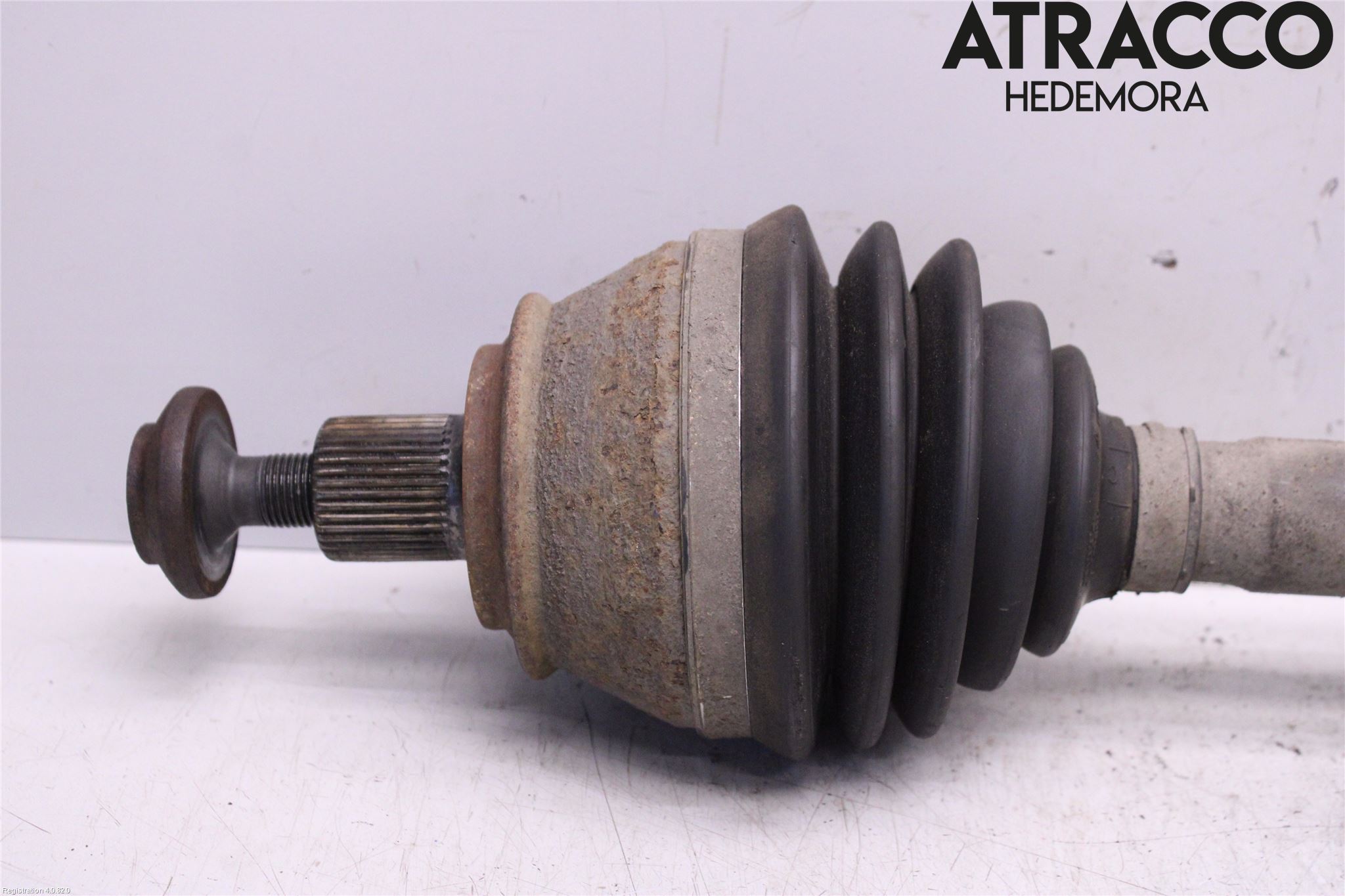 Audi A8/S8 4E  02-09 Drivaksel Foran Kompl Venstre