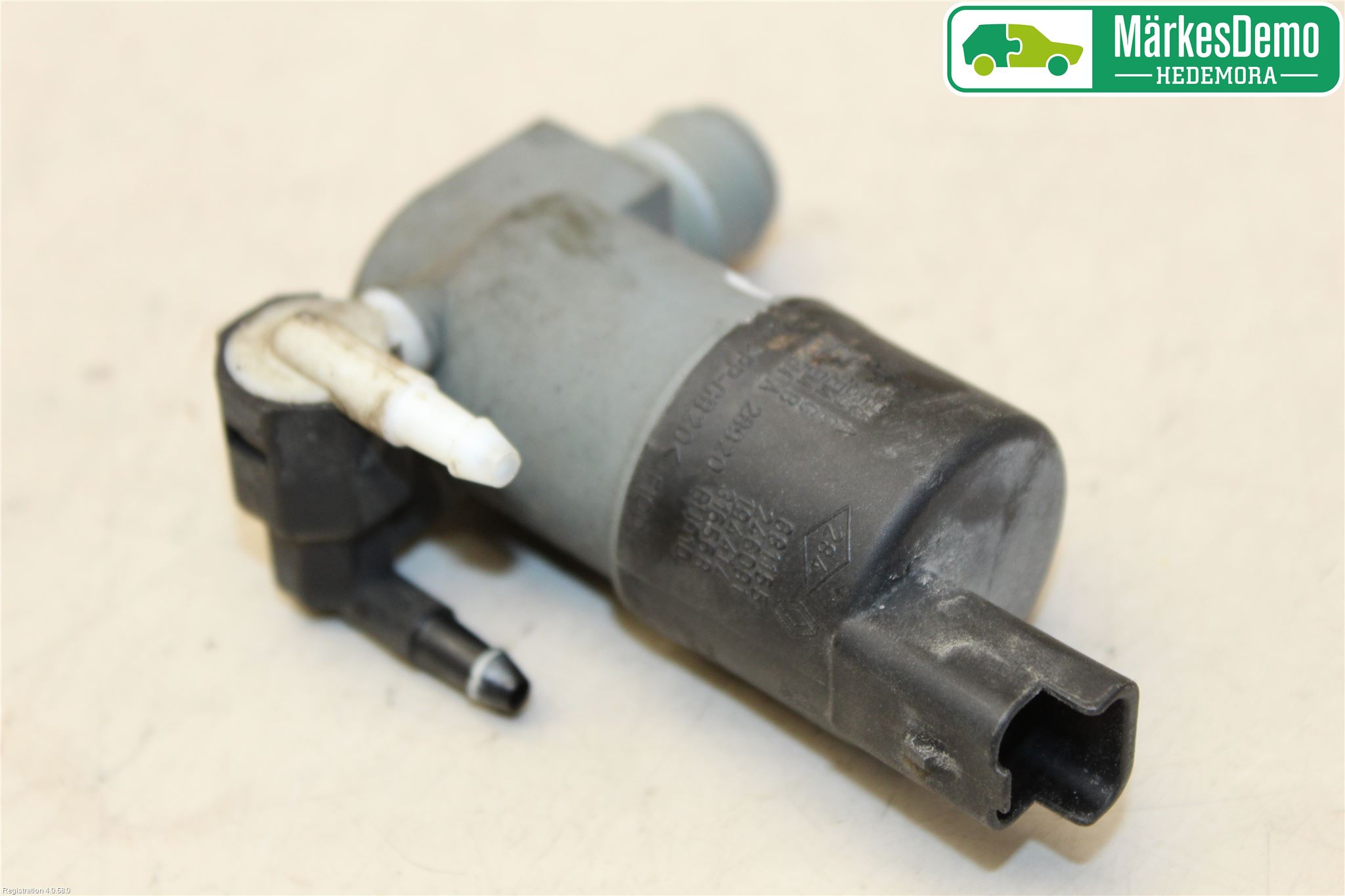 Nissan QASHQAI 10-14 Spylerpumpe Frontrute