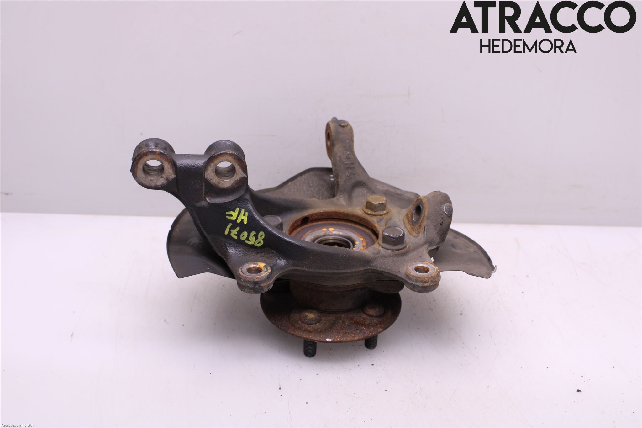 Toyota YARIS XP21 20- Spindel Hf