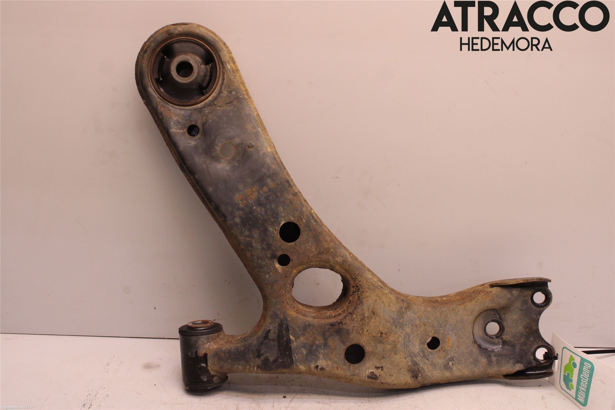 Toyota AVENSIS 16-18 Bærearm Foran Høyre Nedre