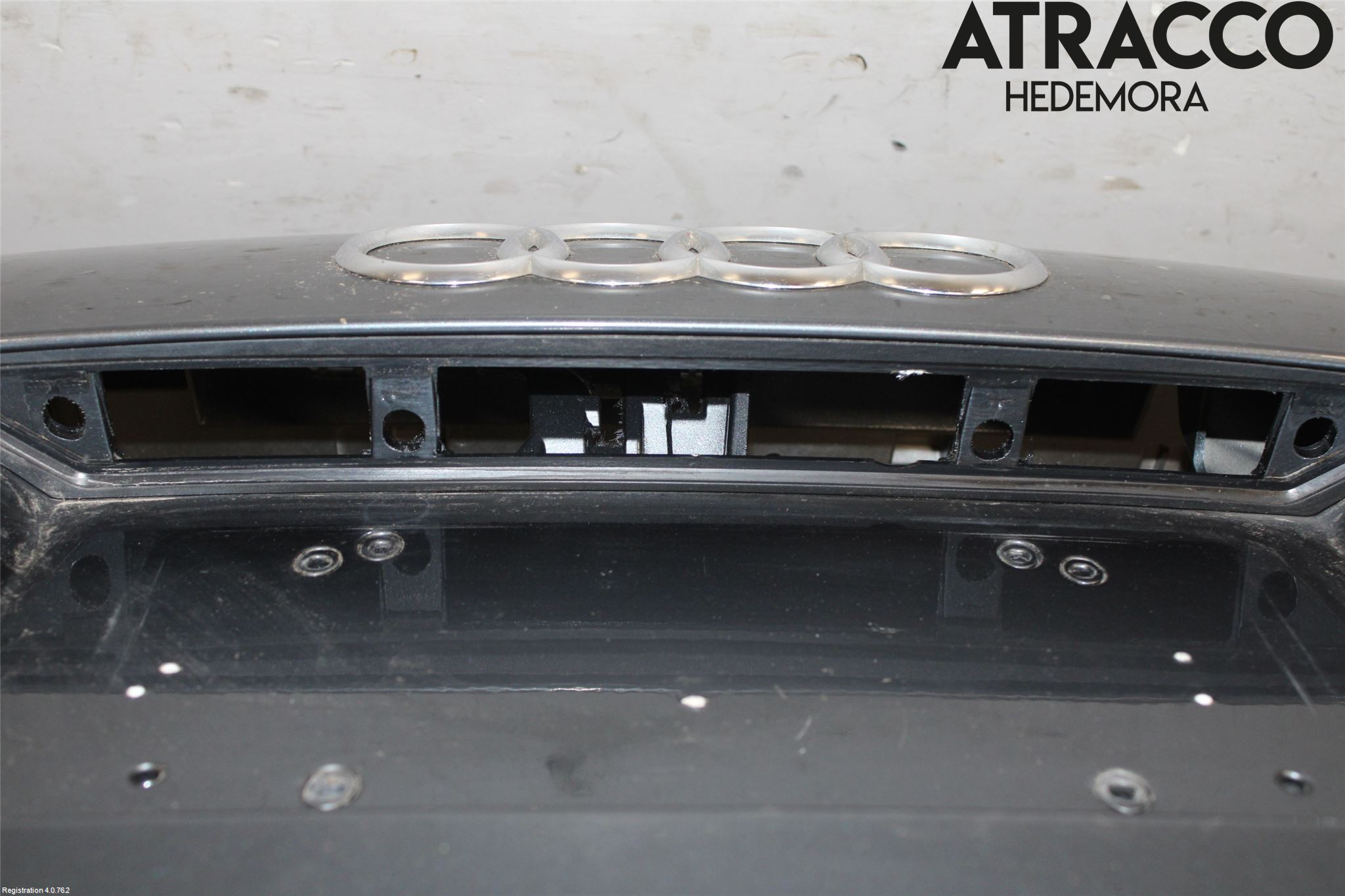 Audi A4/S4 01-05 Bakluke Koffertlokk