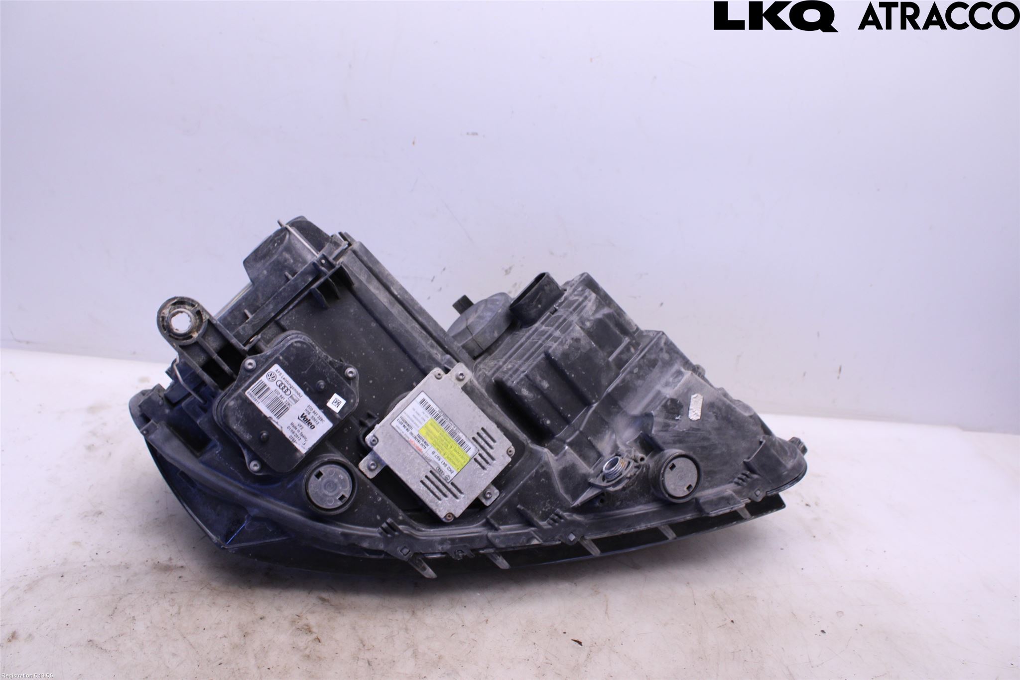 Volkswagen VW PASSAT 11-14 Frontlykt Venstre