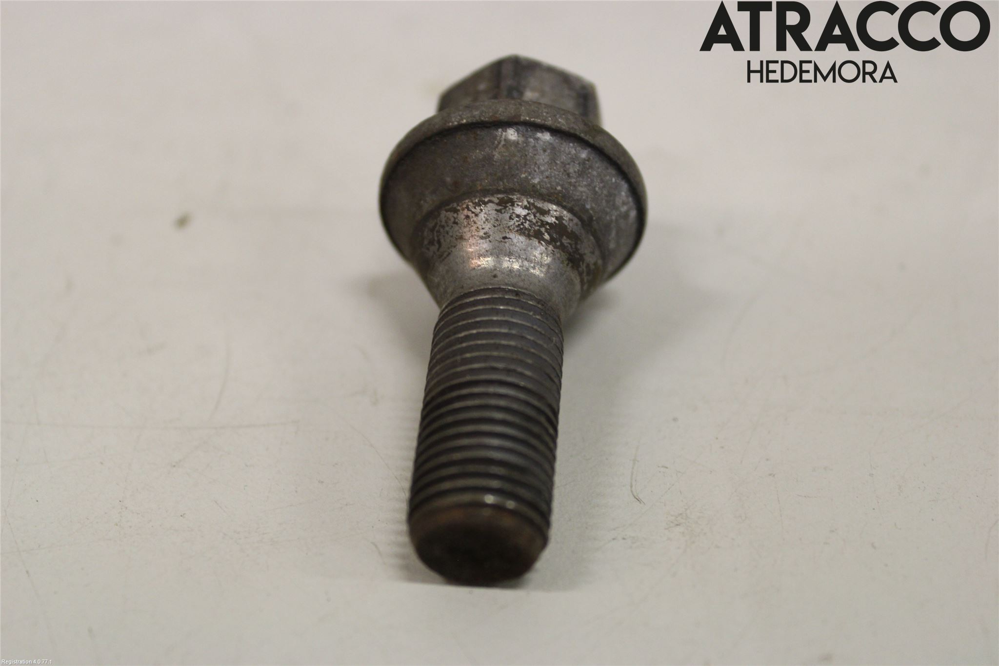 Renault MASTER III  04-10 Hjulmutter - Bolt - Sett