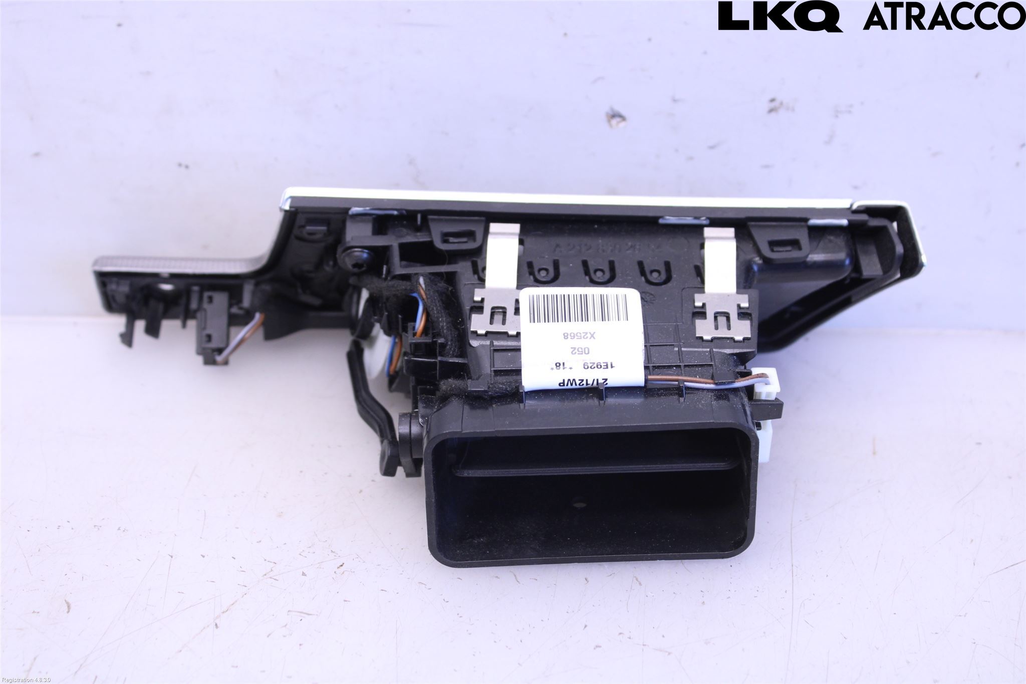 Mercedes-Benz MB E-KLASS (W212) 09-16 Dashbord Kanal - Dyse
