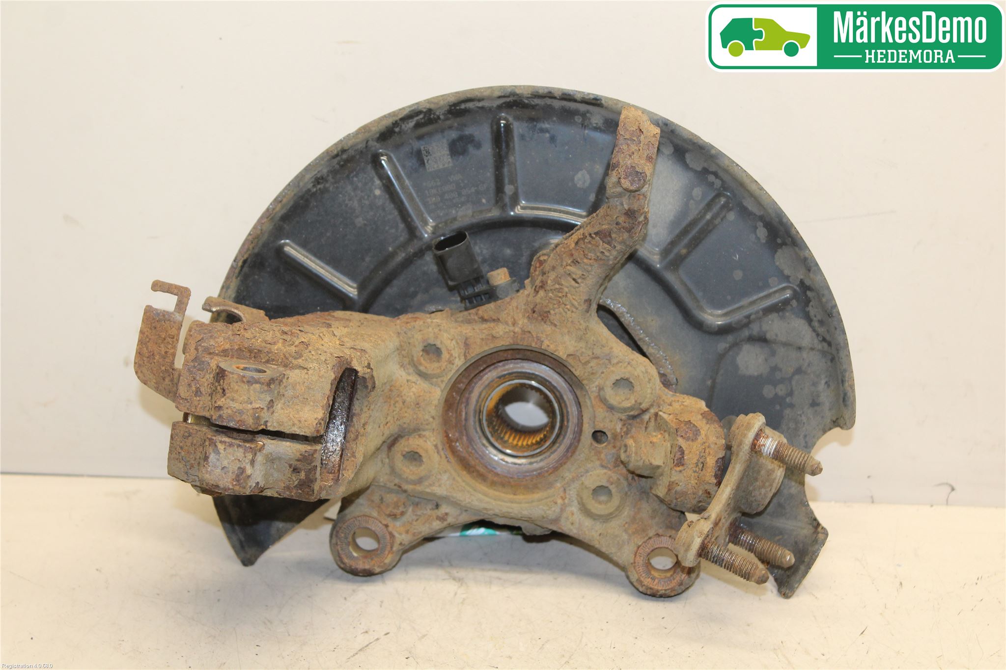 Volkswagen VW CADDY 11-15 Spindel Hf