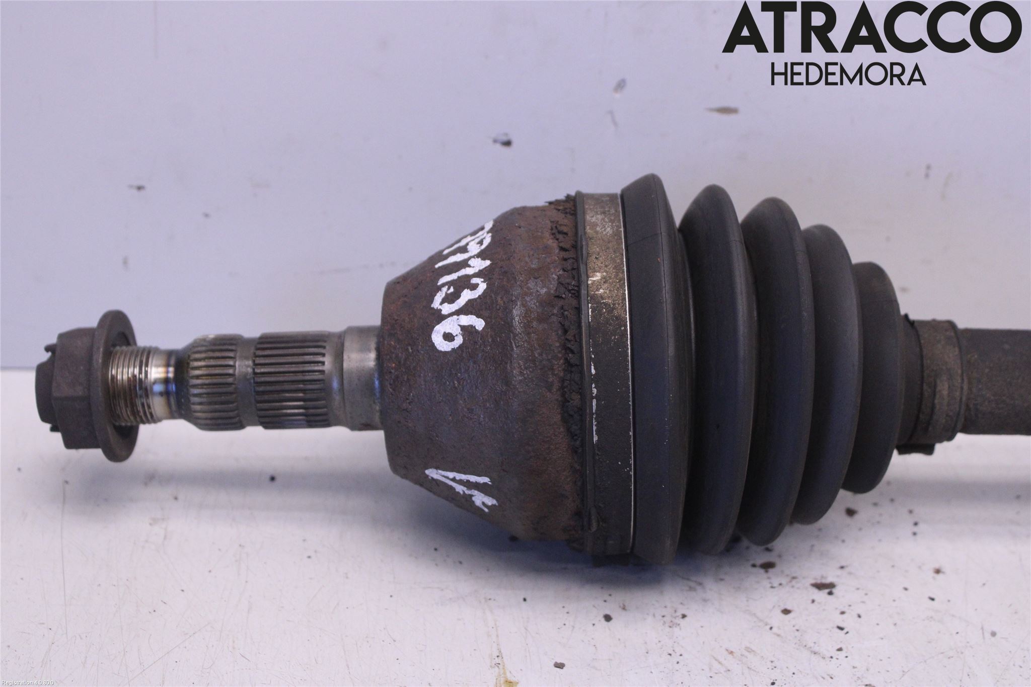 Opel ASTRA H 04-12 Drivaksel Foran Kompl Venstre