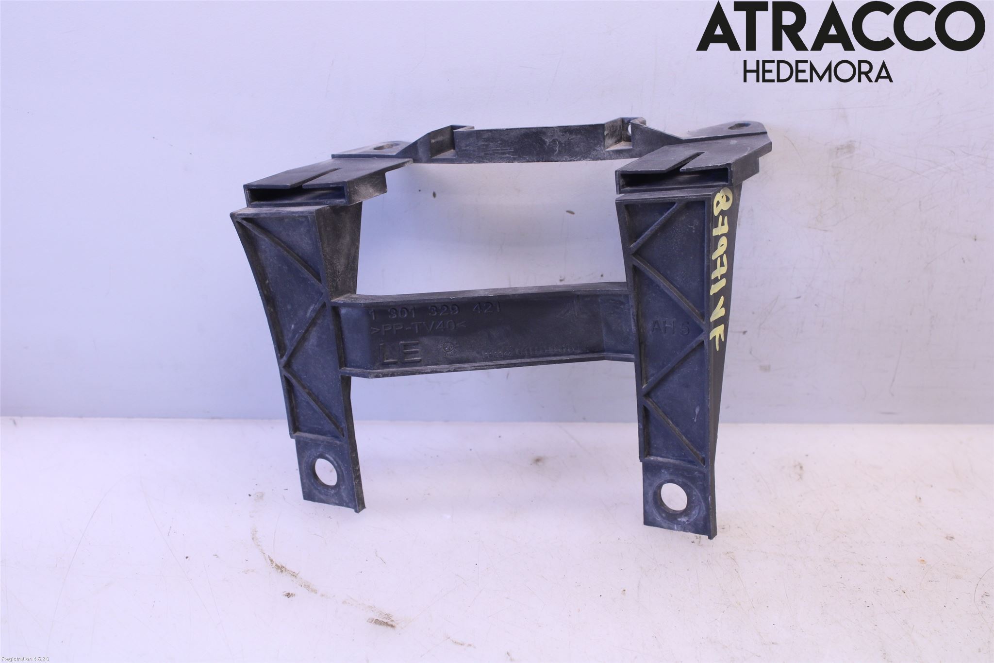 Volkswagen VW TRANSP/CARAVELLE (T5) 04-15 Frontlykt Holder-Feste