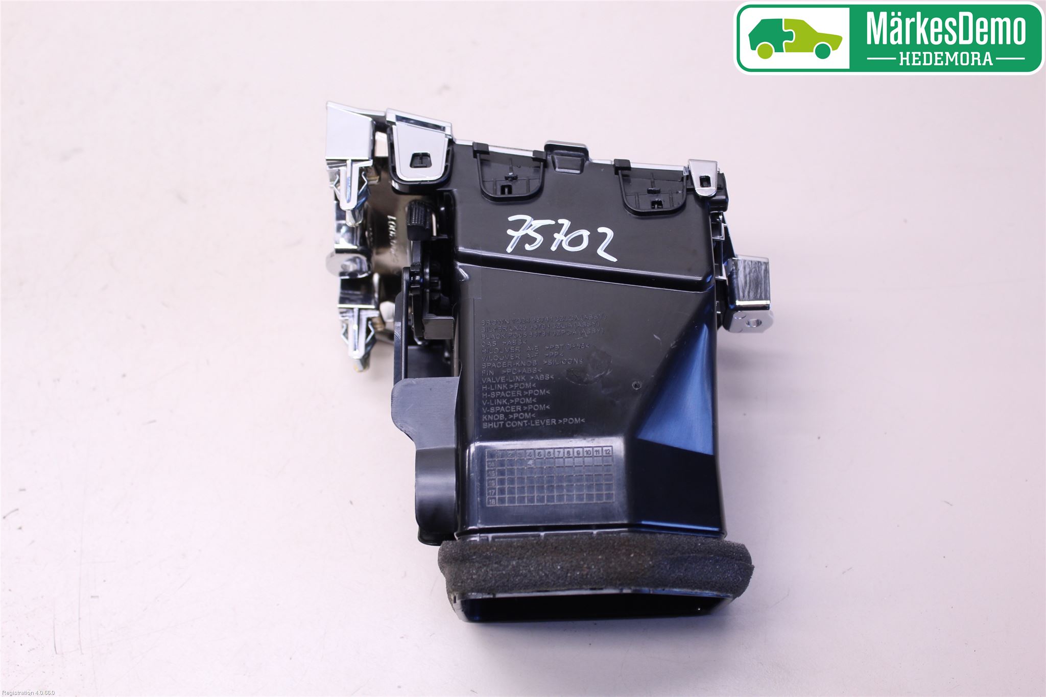 Nissan PULSAR Dashbord Kanal - Dyse