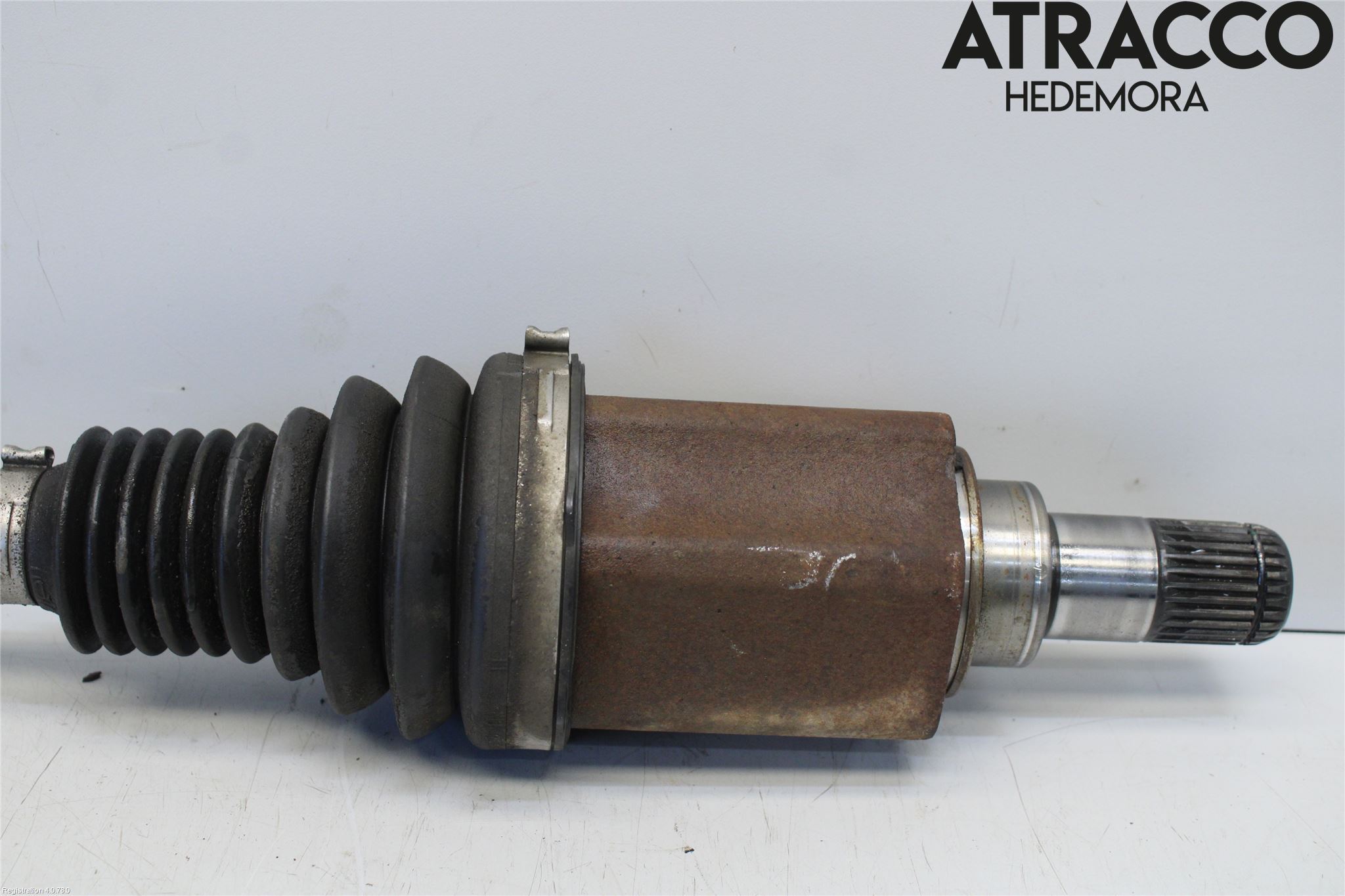 BMW 3 F30/F31/F80 12-19 Drivaksel Foran Kompl Venstre