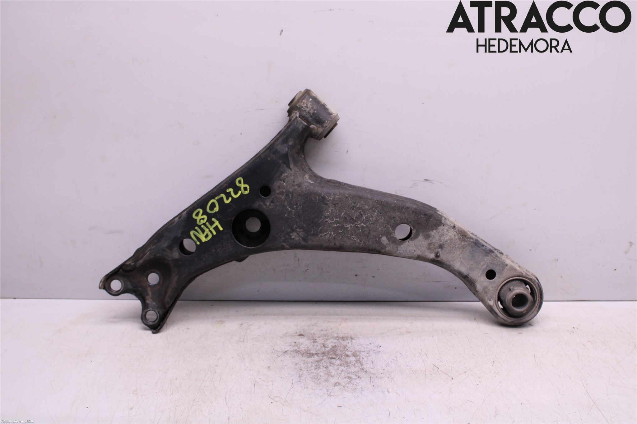 Toyota COROLLA 98-01 Bærearm Foran Høyre Nedre