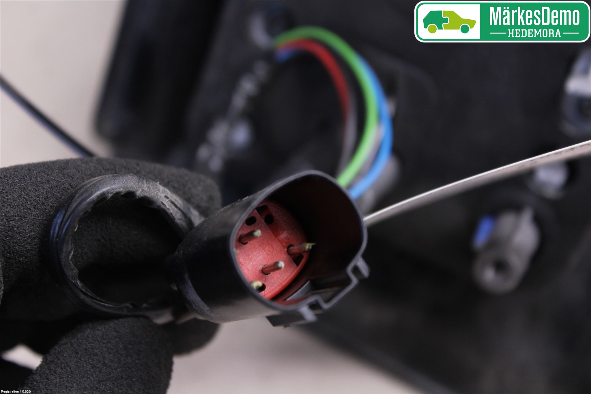 Ford TRANSIT CONNECT 03-08 Speil V M-El Justering