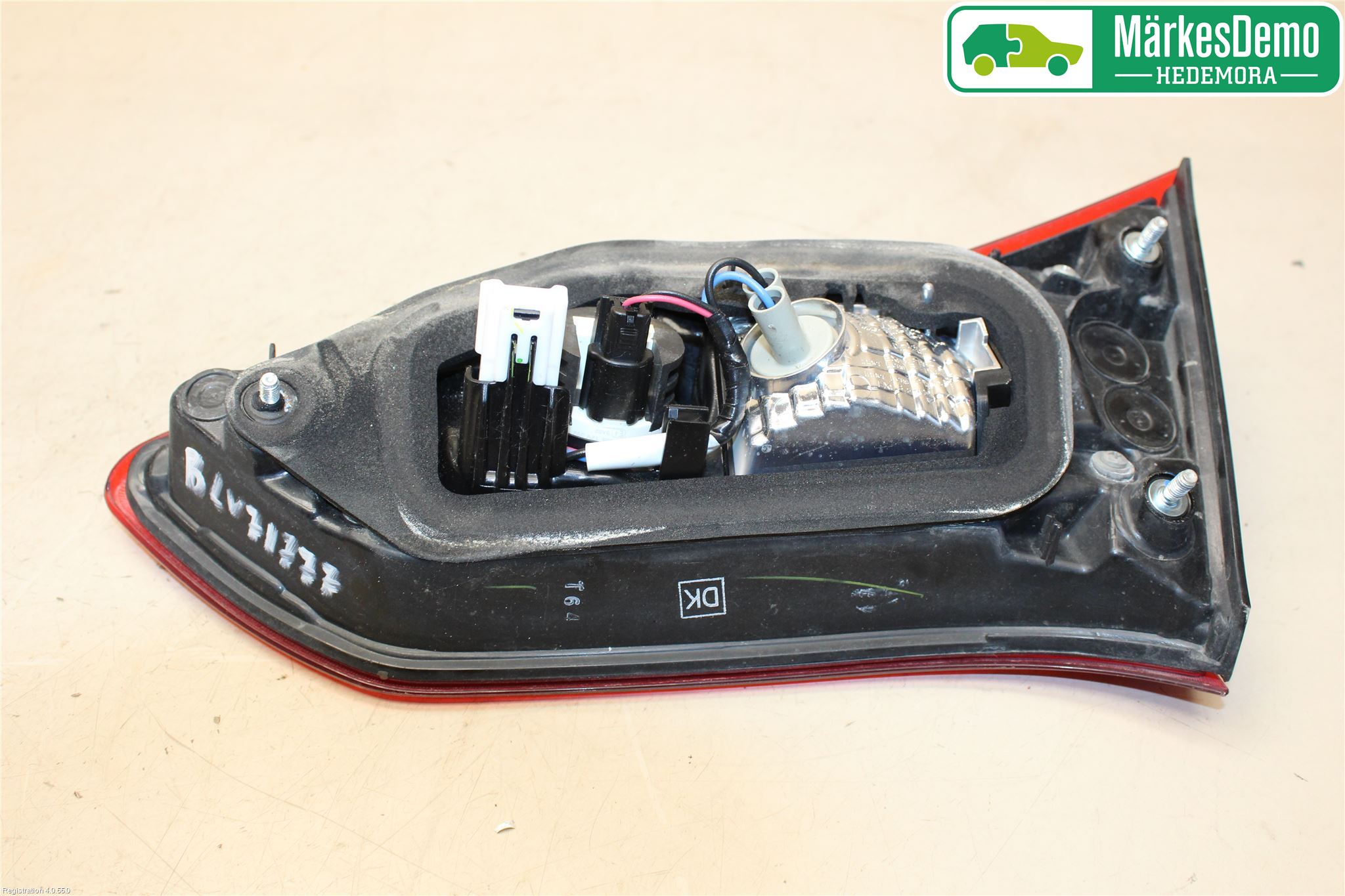 Toyota YARIS XP130 15-20 Baklykt Venstre  På Luke(Indre