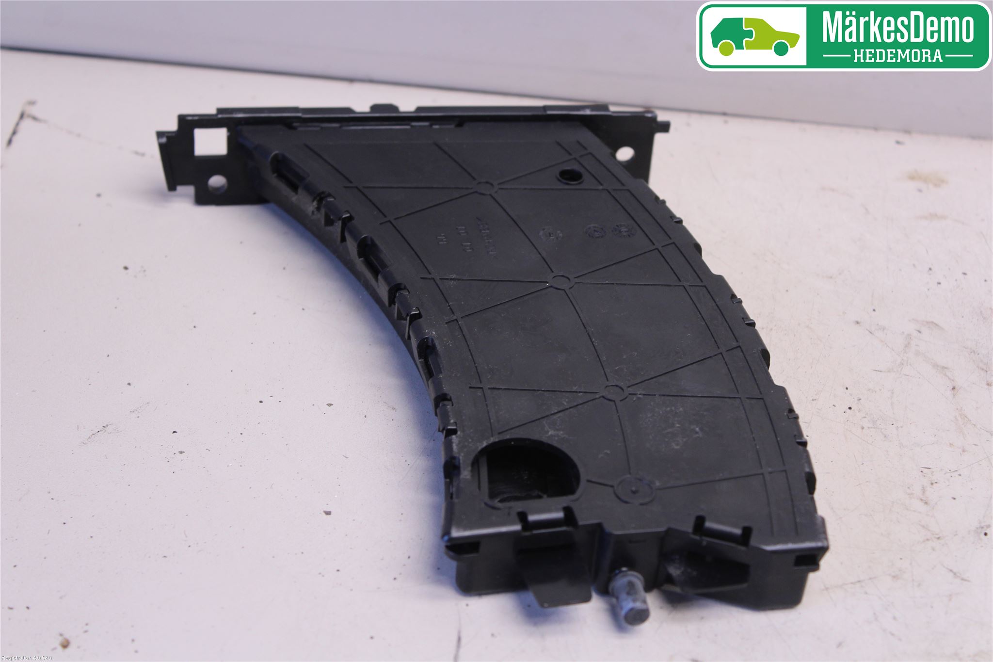 BMW 3 E90/91 SED/TOU 05-12 Innr Koppholder