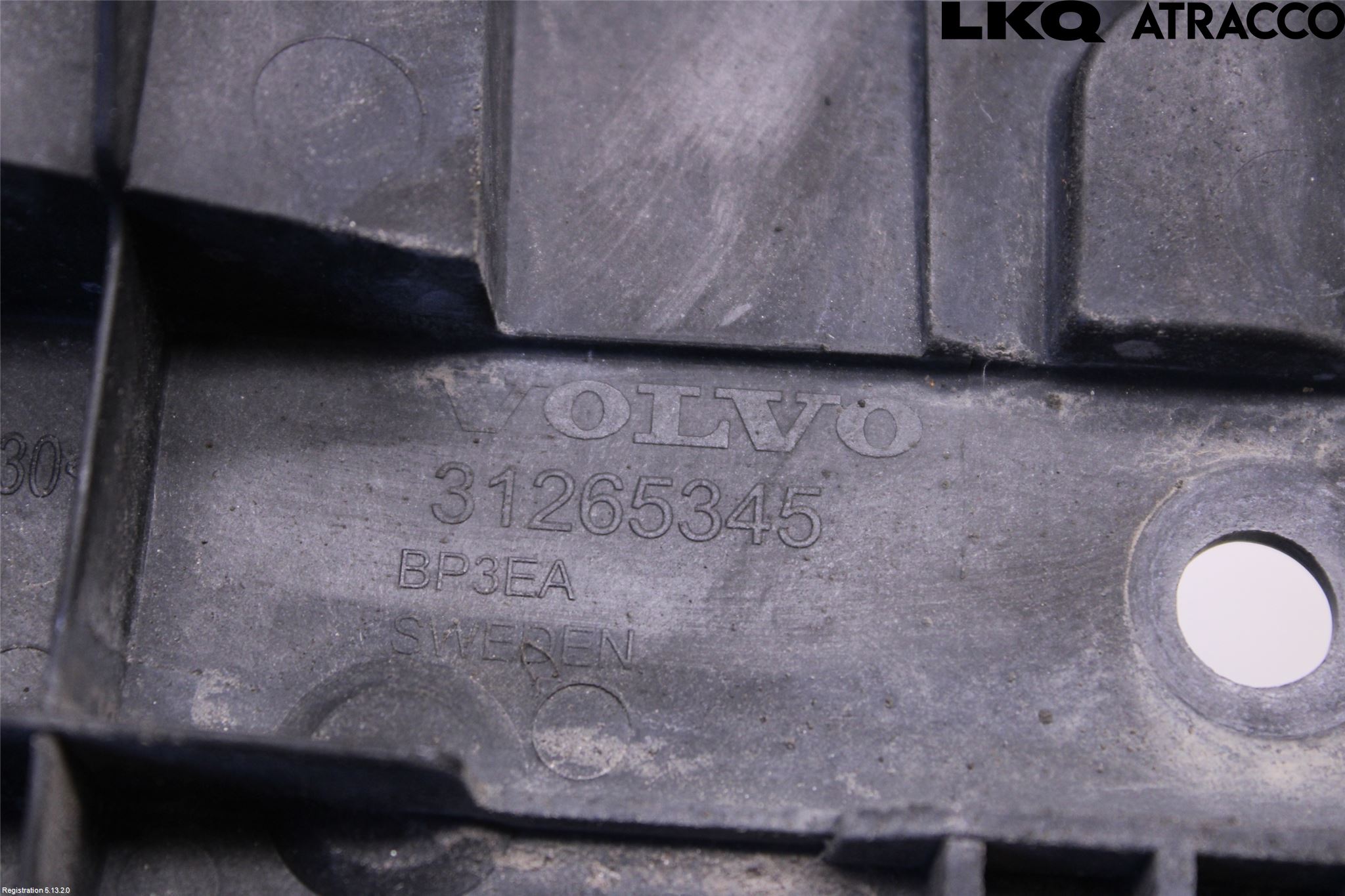 Volvo V70 08-13 Støtfangerfeste Foran Høyre