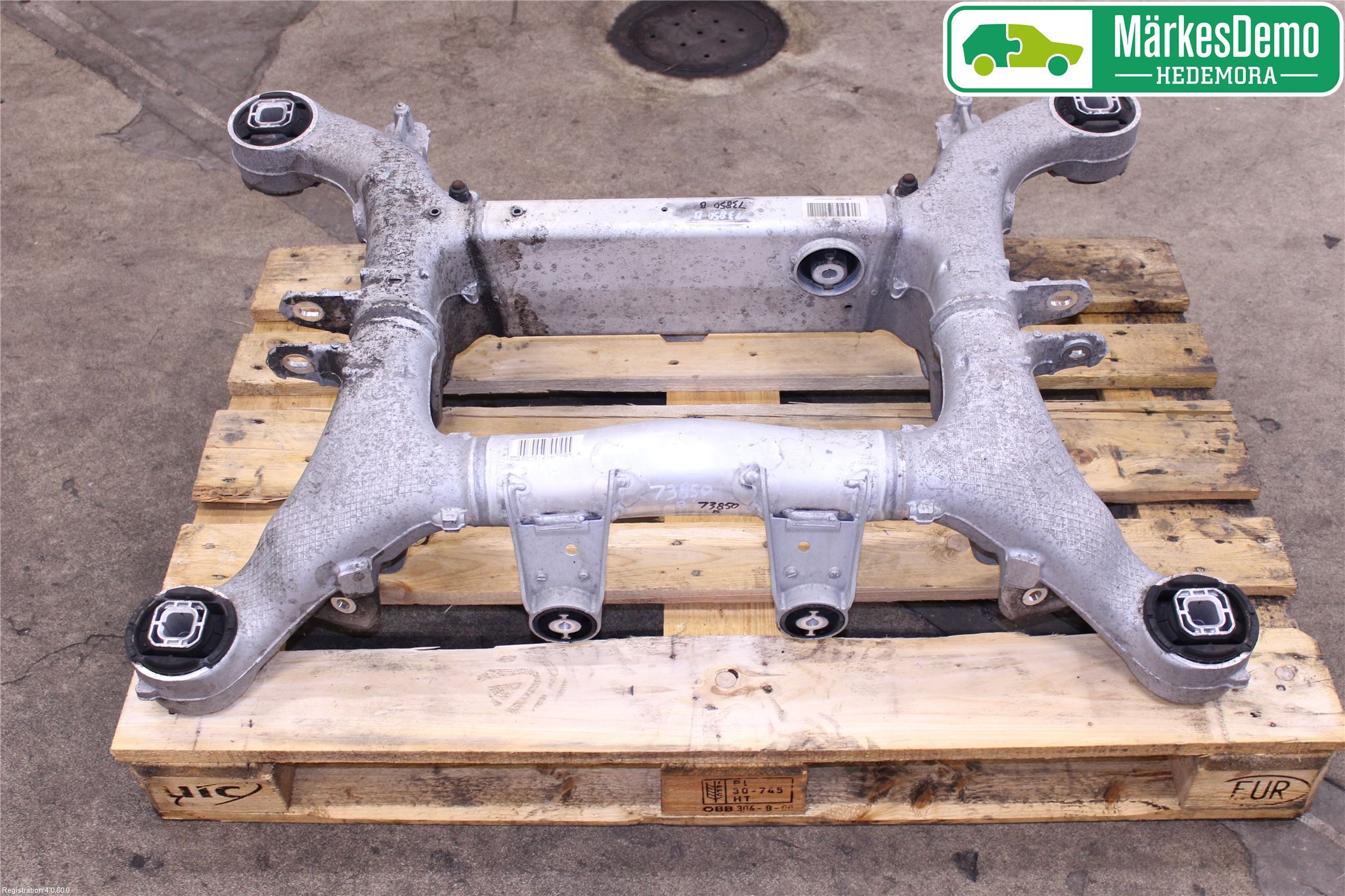 BMW 5 F10/F11/F18 09-17 Bakaksel Feste Travers-Ramme