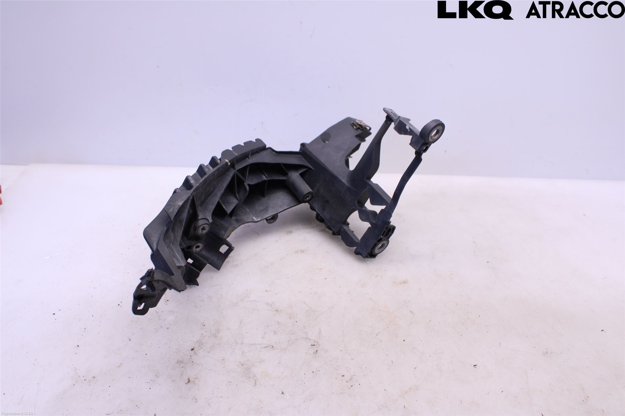 Audi A4 12-15 Frontlykt Holder-Feste