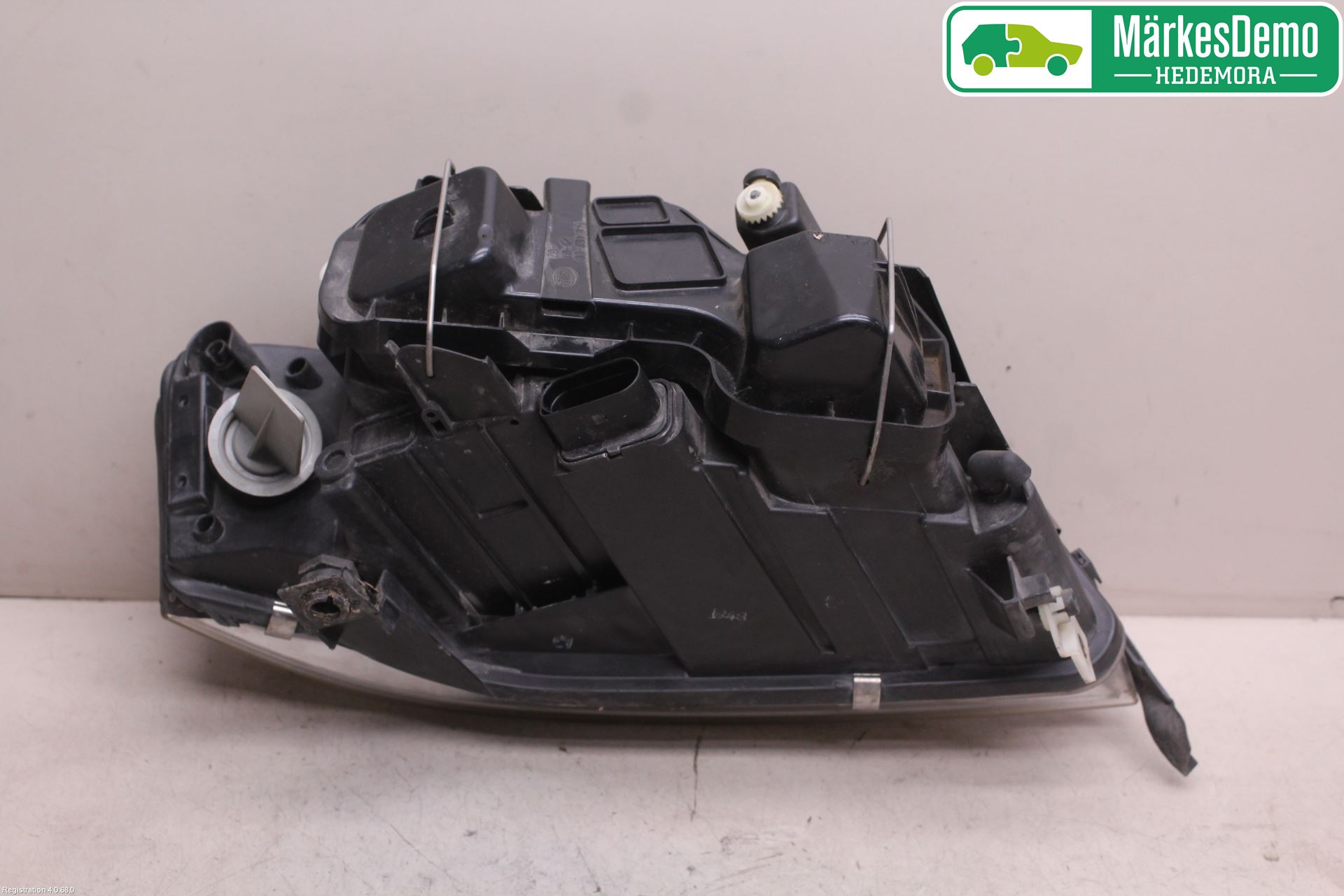 Audi A6/S6     97-05 Frontlykt Venstre