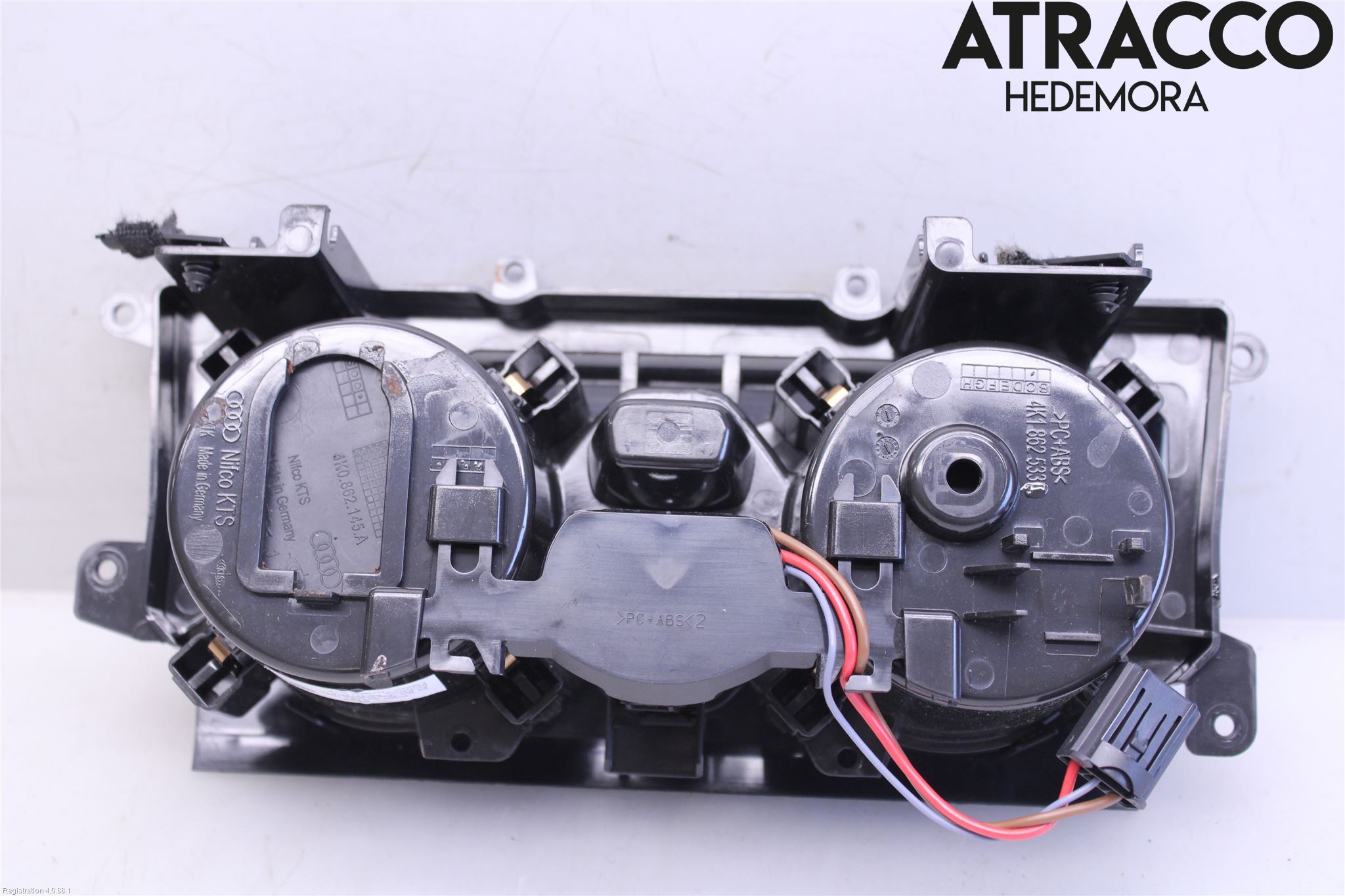 Audi A6 F2/C8 19- Innr Koppholder