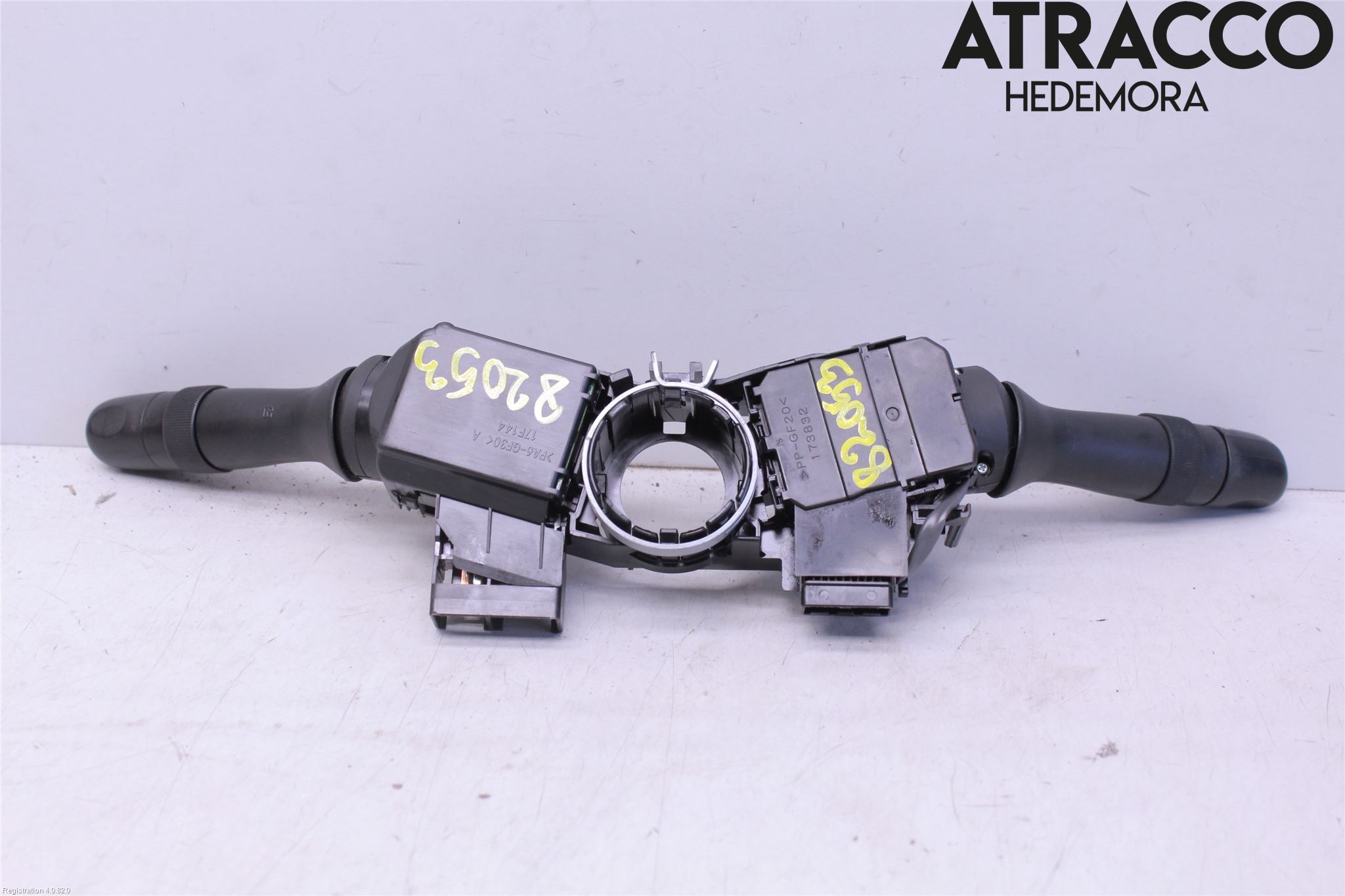 Toyota AVENSIS 09-15 Bryter Ratt Kombi H Og V