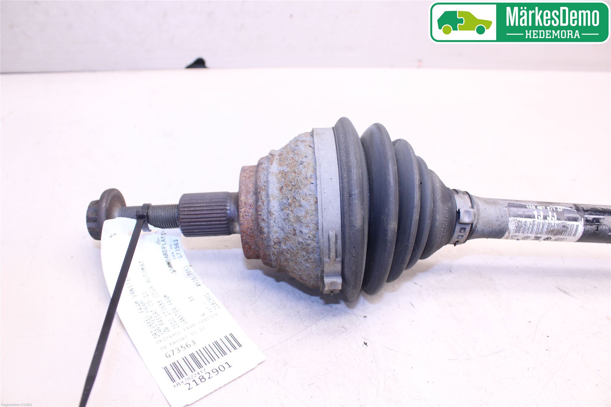 Volkswagen VW PASSAT 05-11 Drivaksel Foran Kompl Venstre