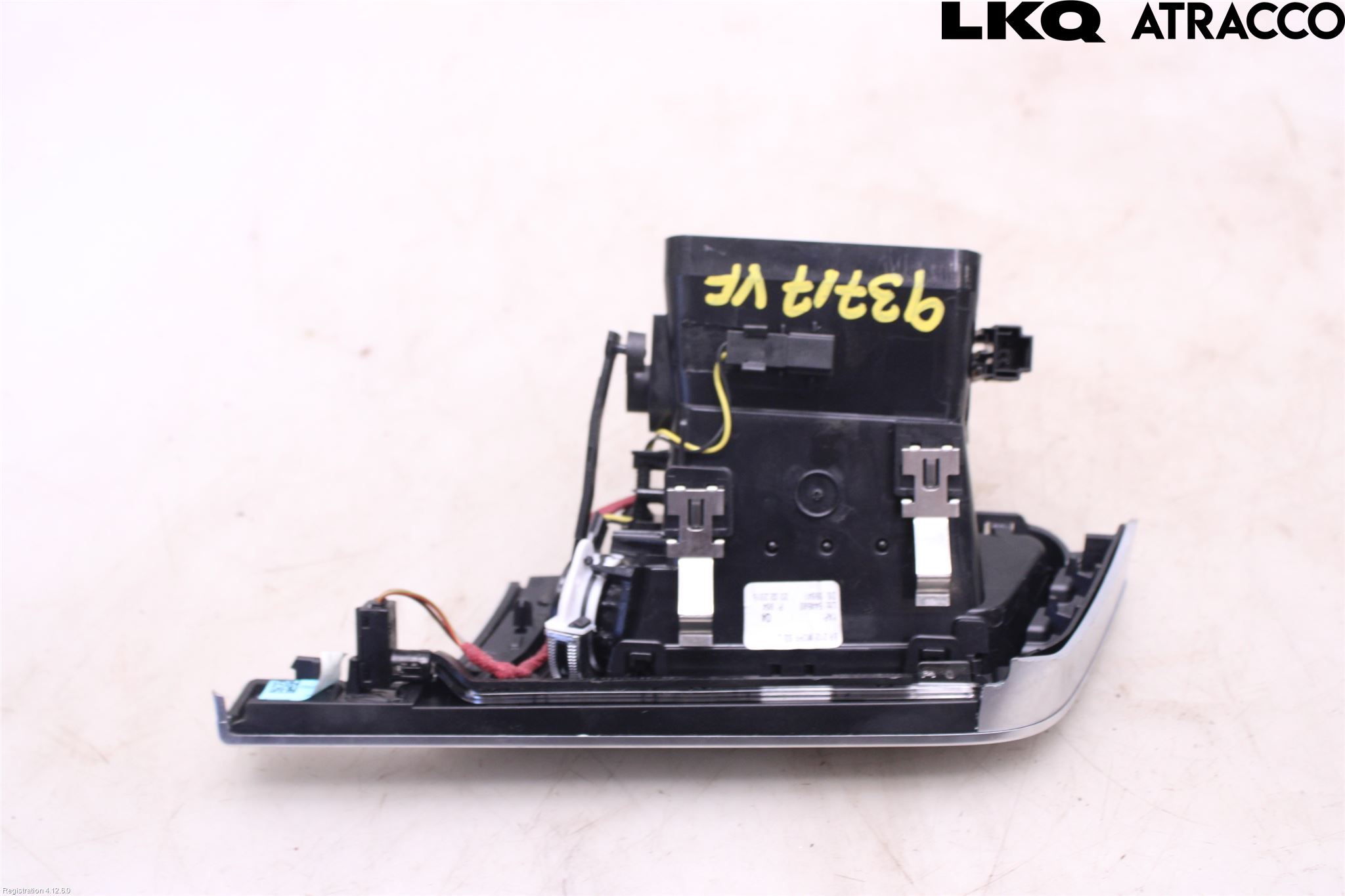 Mercedes-Benz MB E-KLASS (W212) 09-16 Dashbord Kanal - Dyse