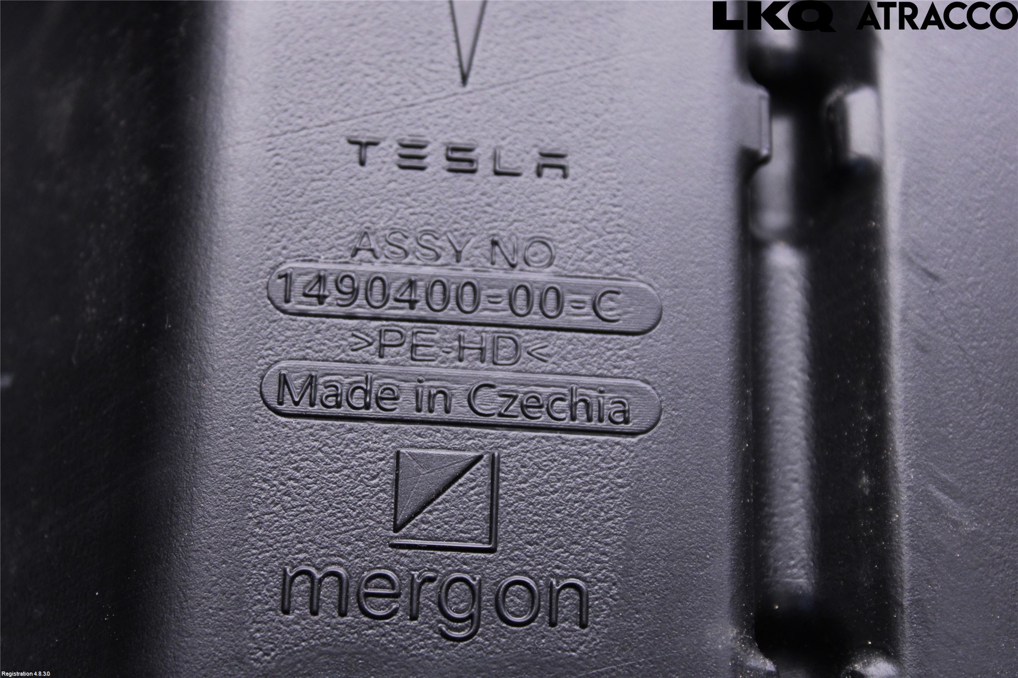 Tesla MODEL Y 21- Spylerbeholder Frontrute
