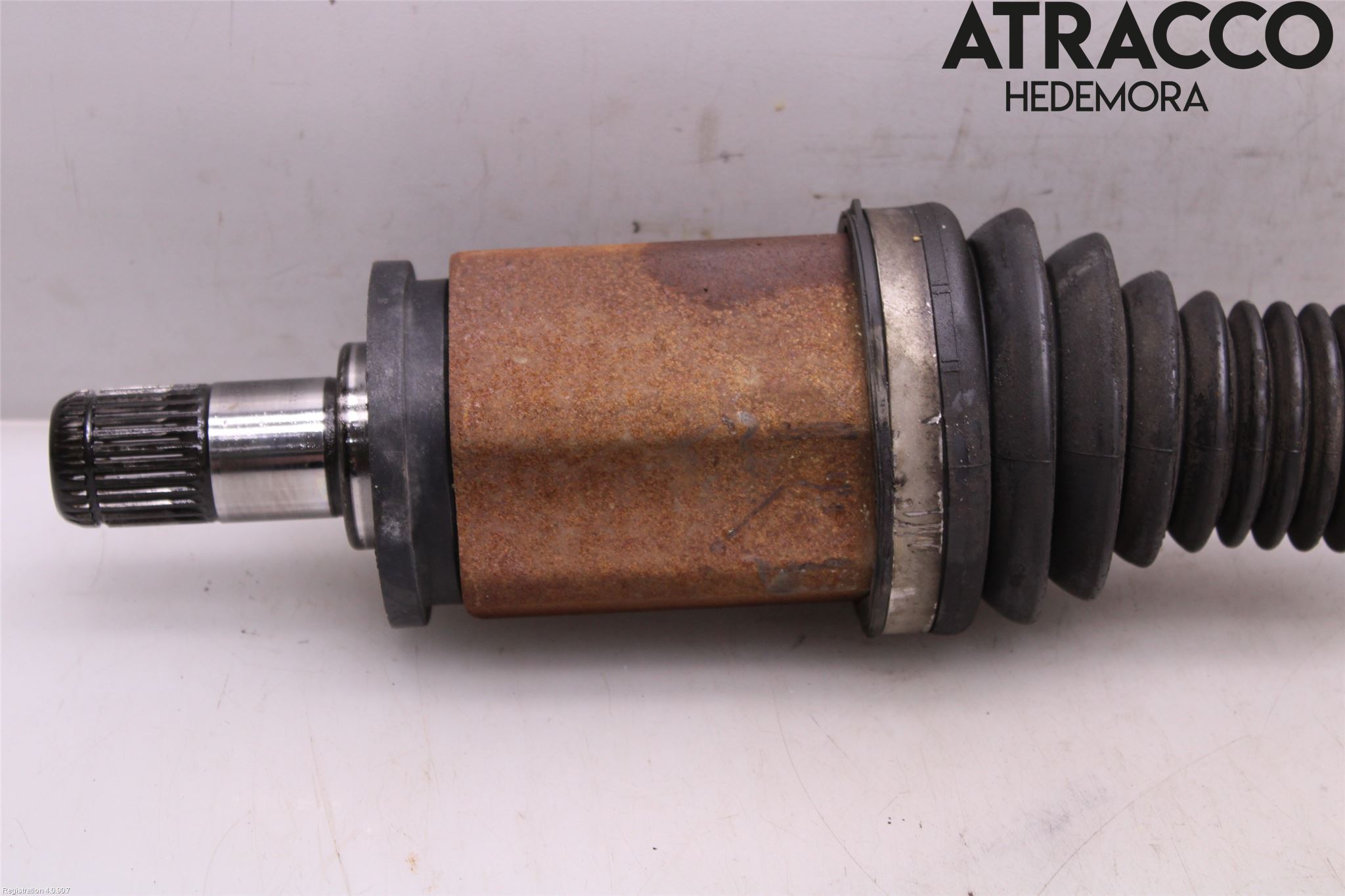 BMW 3 F30/F31/F80 12-19 Drivaksel Foran Kompl Venstre