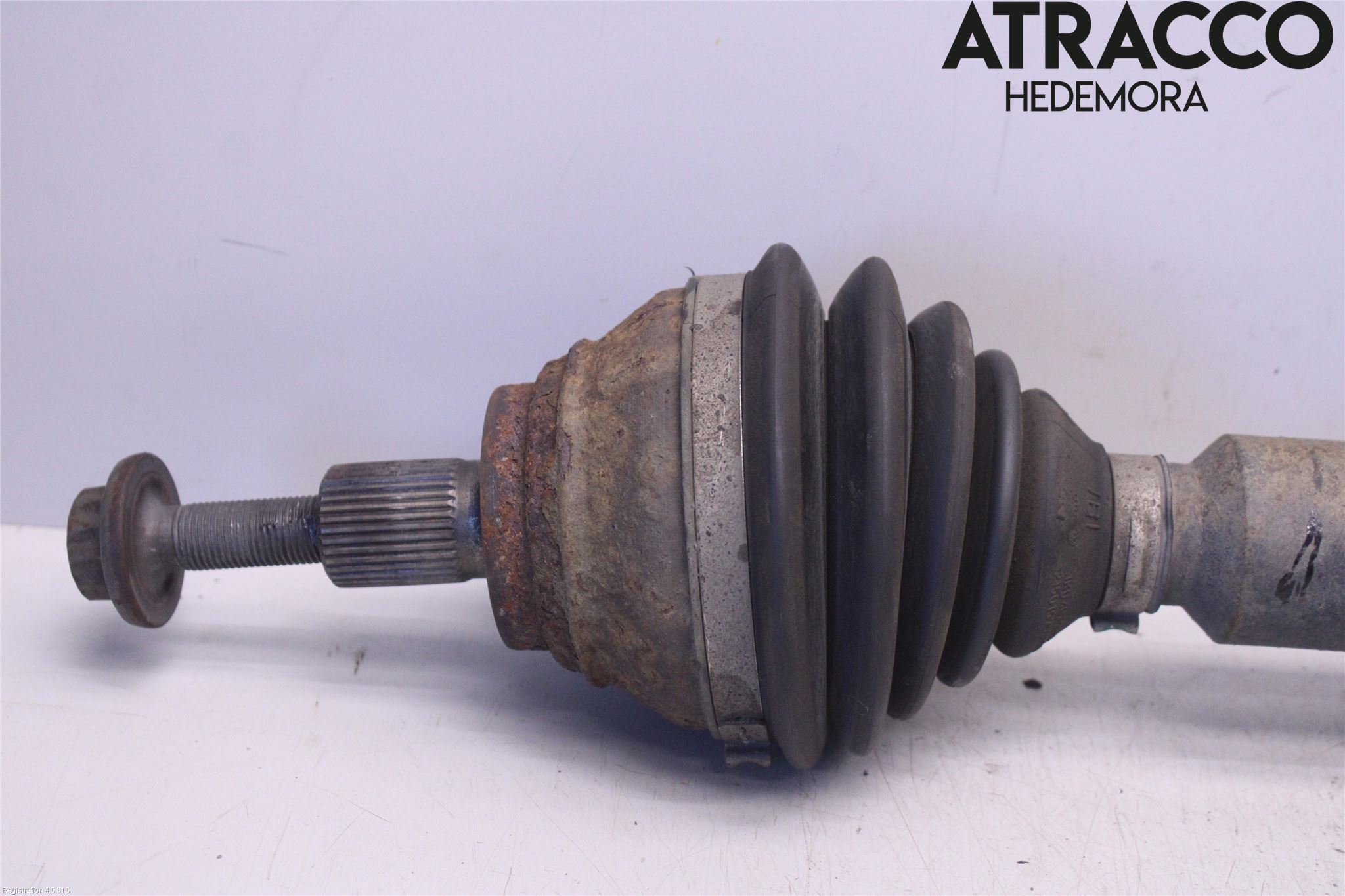 Volkswagen VW PASSAT 11-14 Drivaksel Foran Kompl Høyre