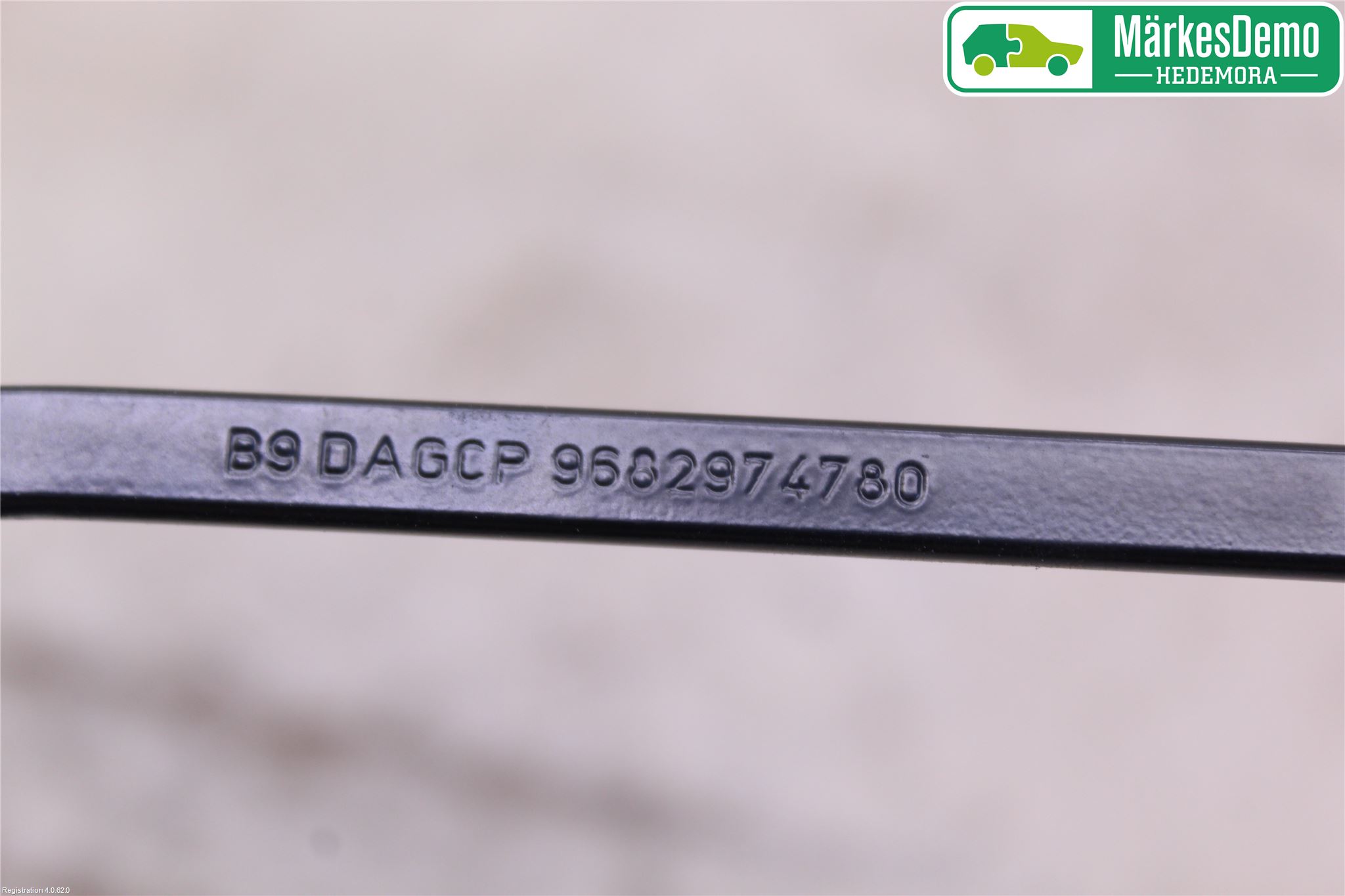 Peugeot PARTNER 08-15 Viskerarm-Armer Frontrute