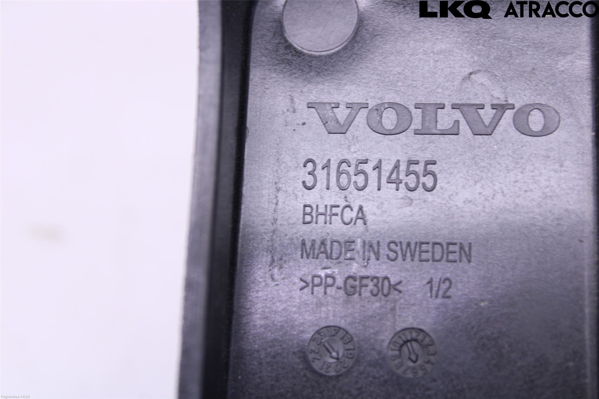 Volvo V60 CROSS COUNTRY 19- Batterikasse - Feste - Holder