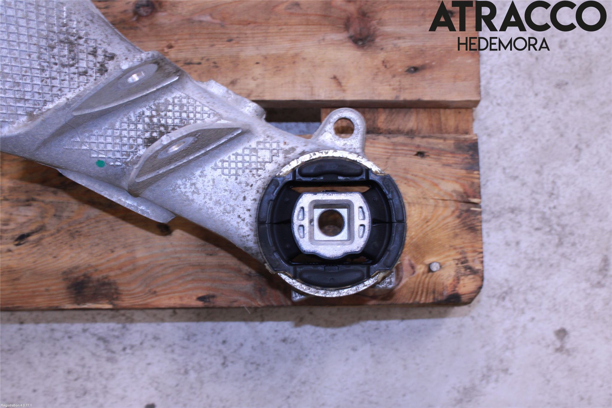 BMW 5 G30/G31/F90 17-23 Bakaksel Feste Travers-Ramme