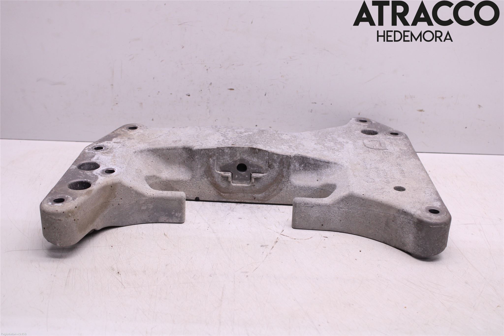 BMW 5 G30/G31/F90 17-23 Gearkasse Bjelke - Travers