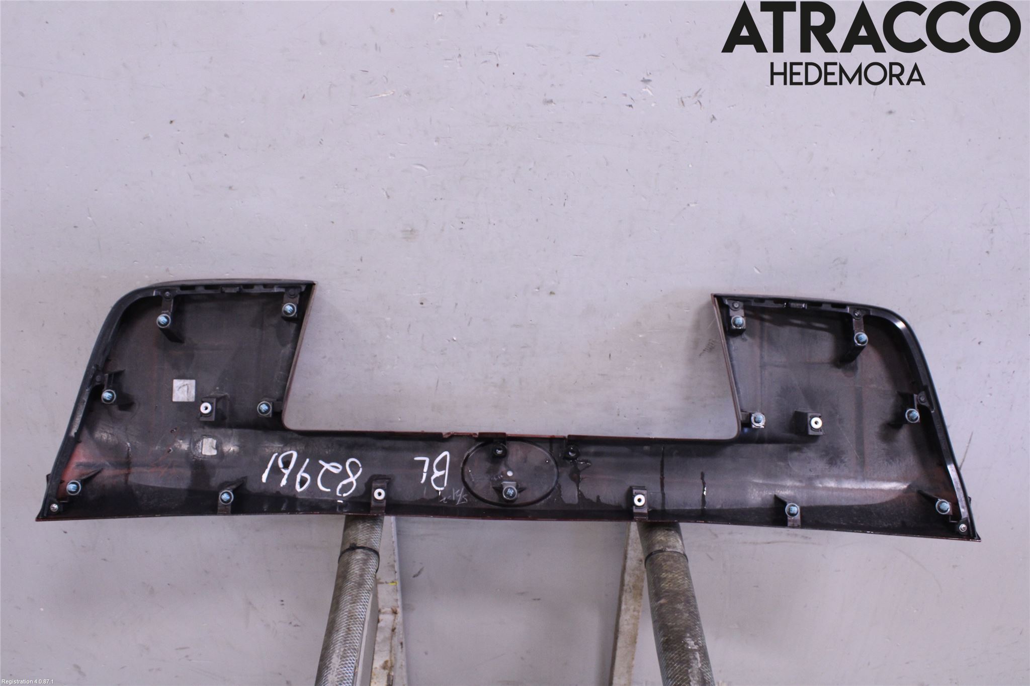 Toyota AURIS 13-19 Refleksplate - Skiltplate