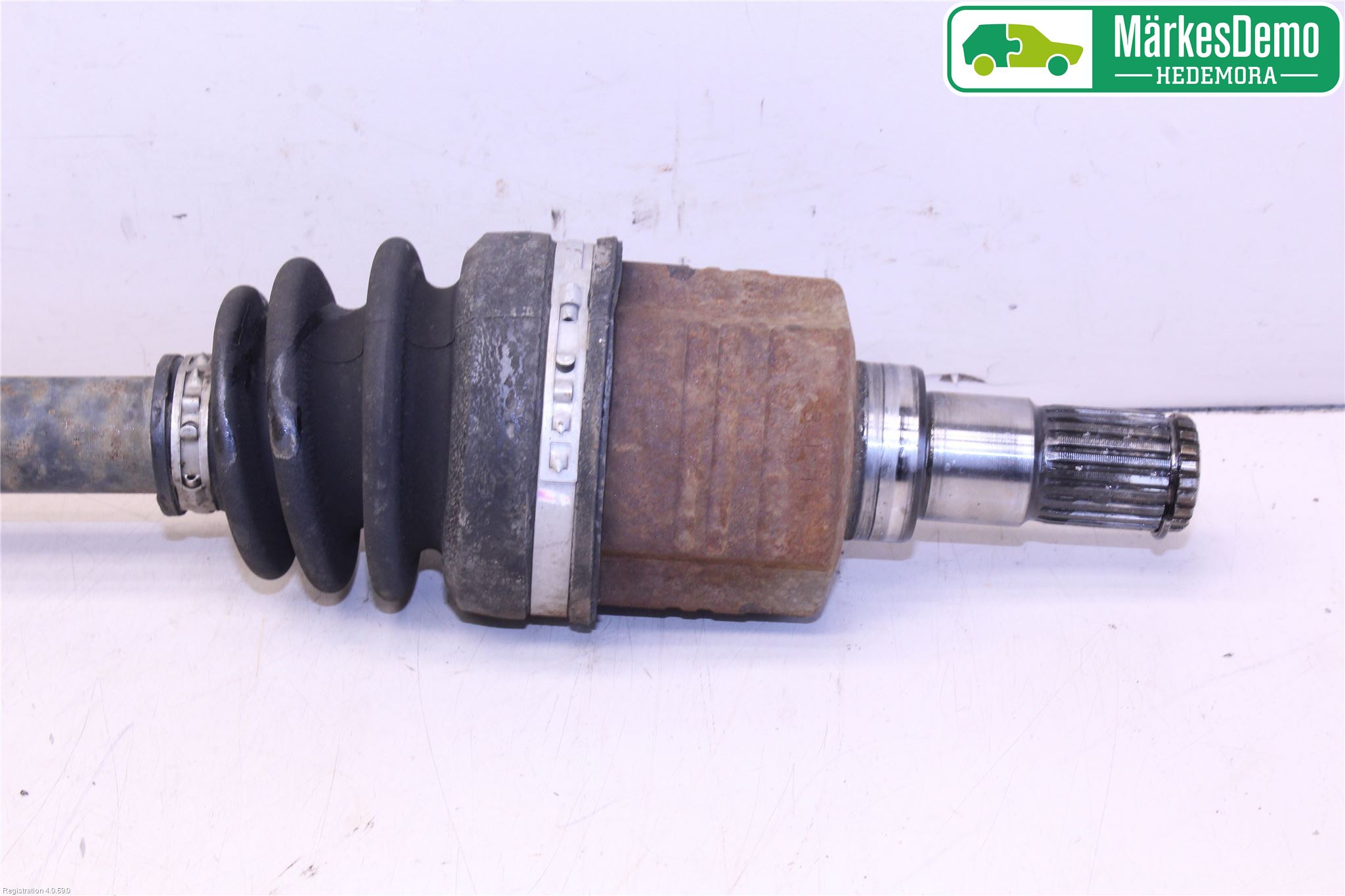 Suzuki SWIFT 05-10 Drivaksel Foran Kompl Venstre