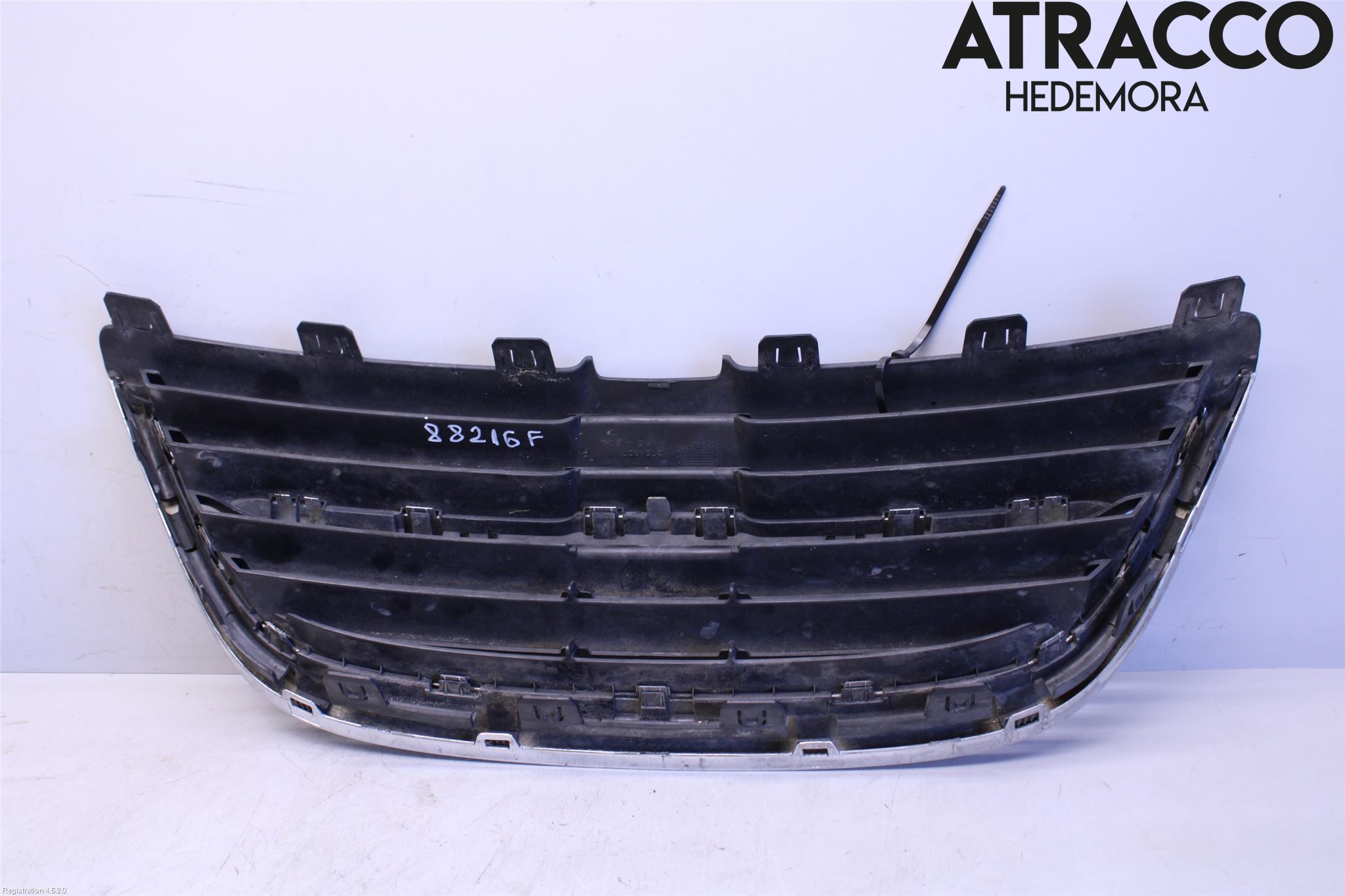 Saab 9-5     06-10 Grilldel Midt