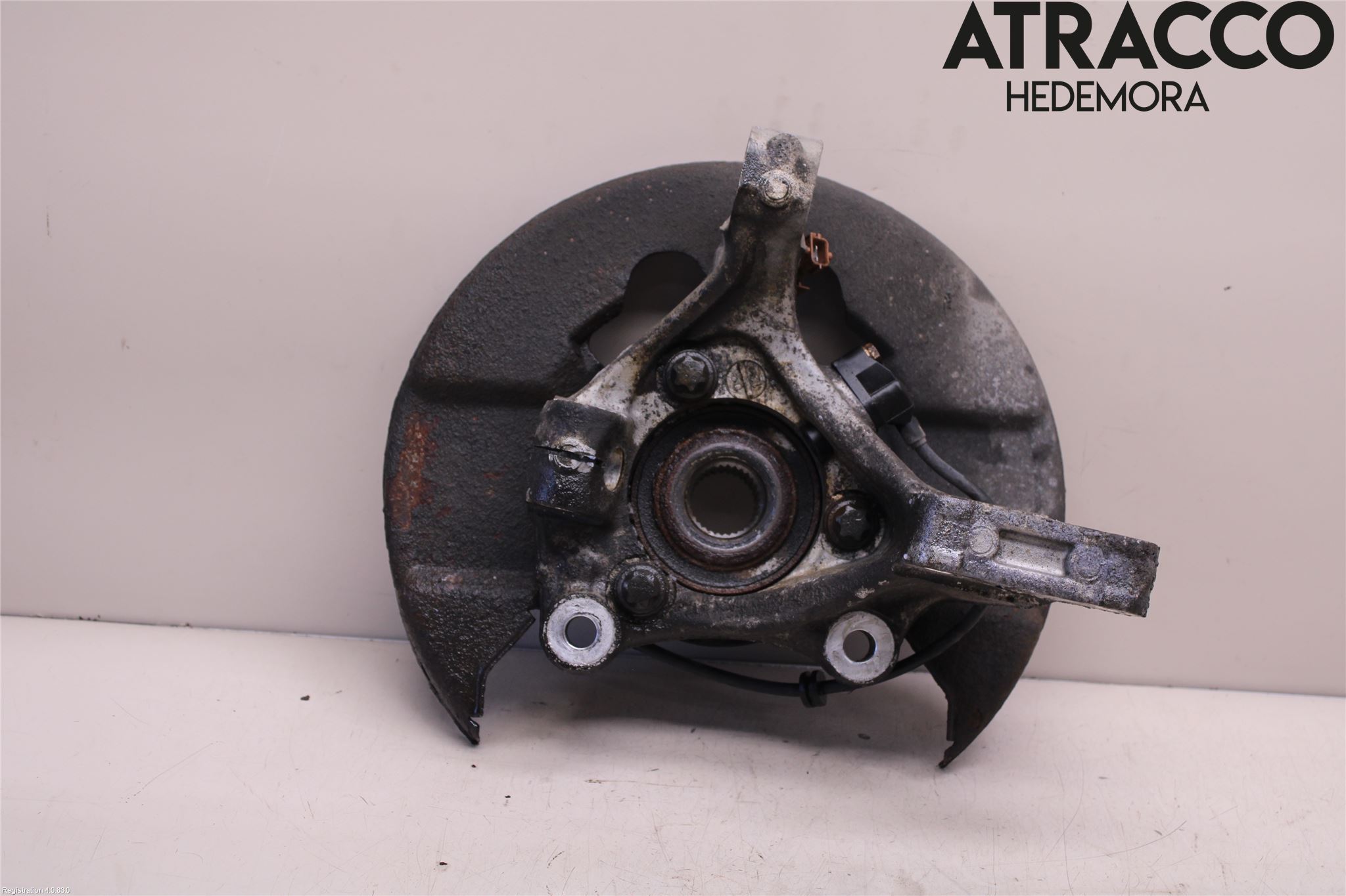 Saab 9-5     06-10 Spindel Vf