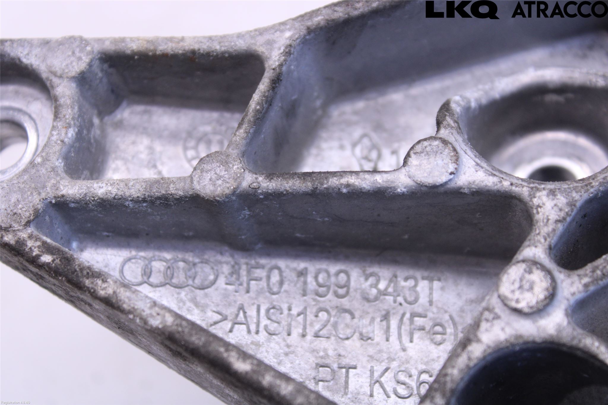 Audi A6/S6     05-11 Motor Feste Gummi