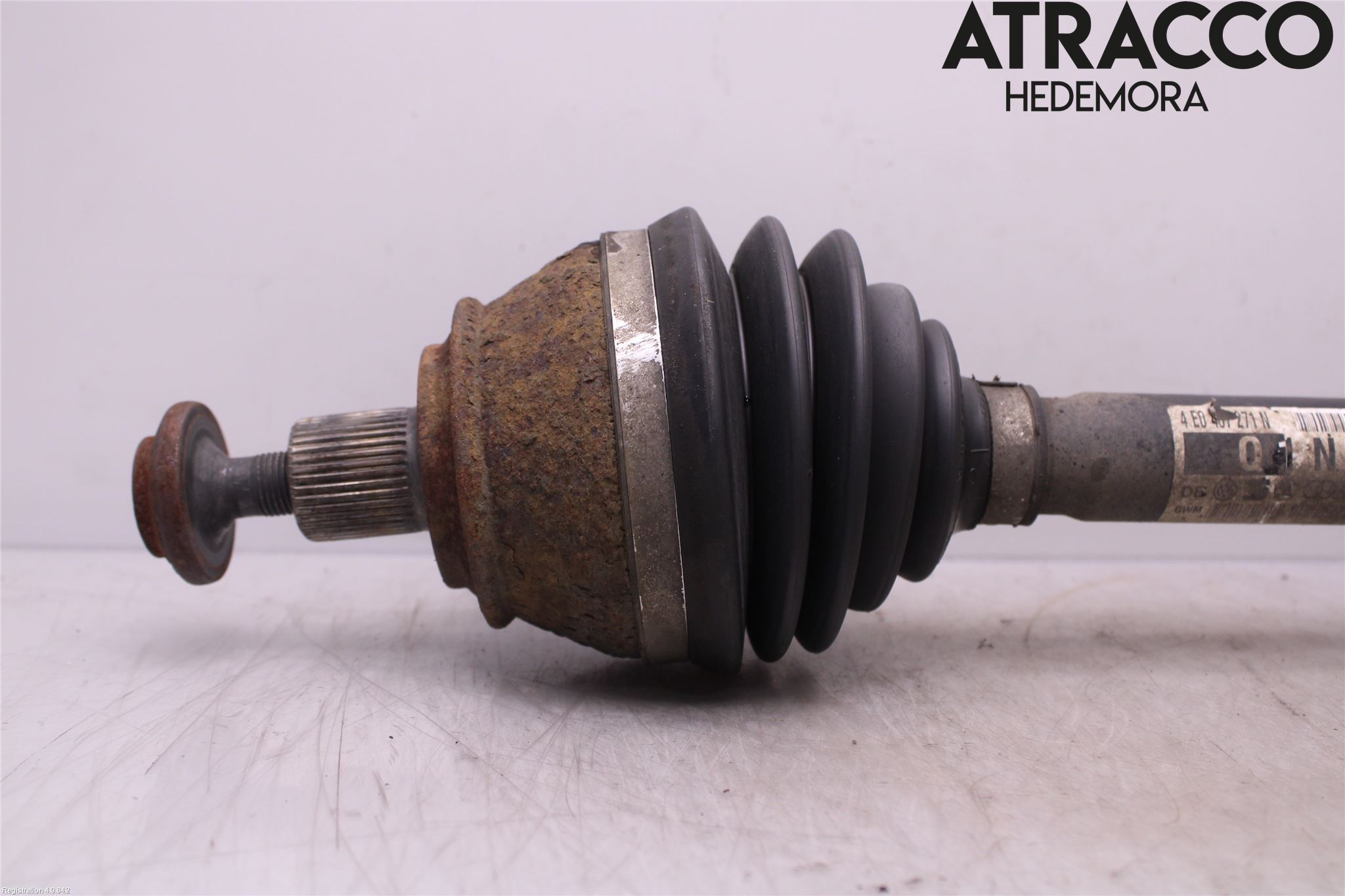 Audi A8/S8 4E  02-09 Drivaksel Foran Kompl Venstre