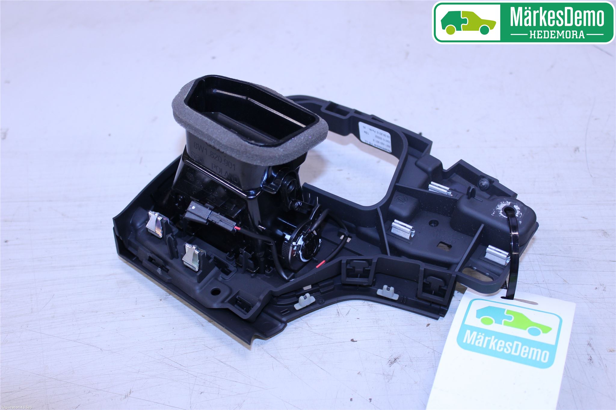 Audi A4/S4 B9 16-19 Dashbord Kanal - Dyse