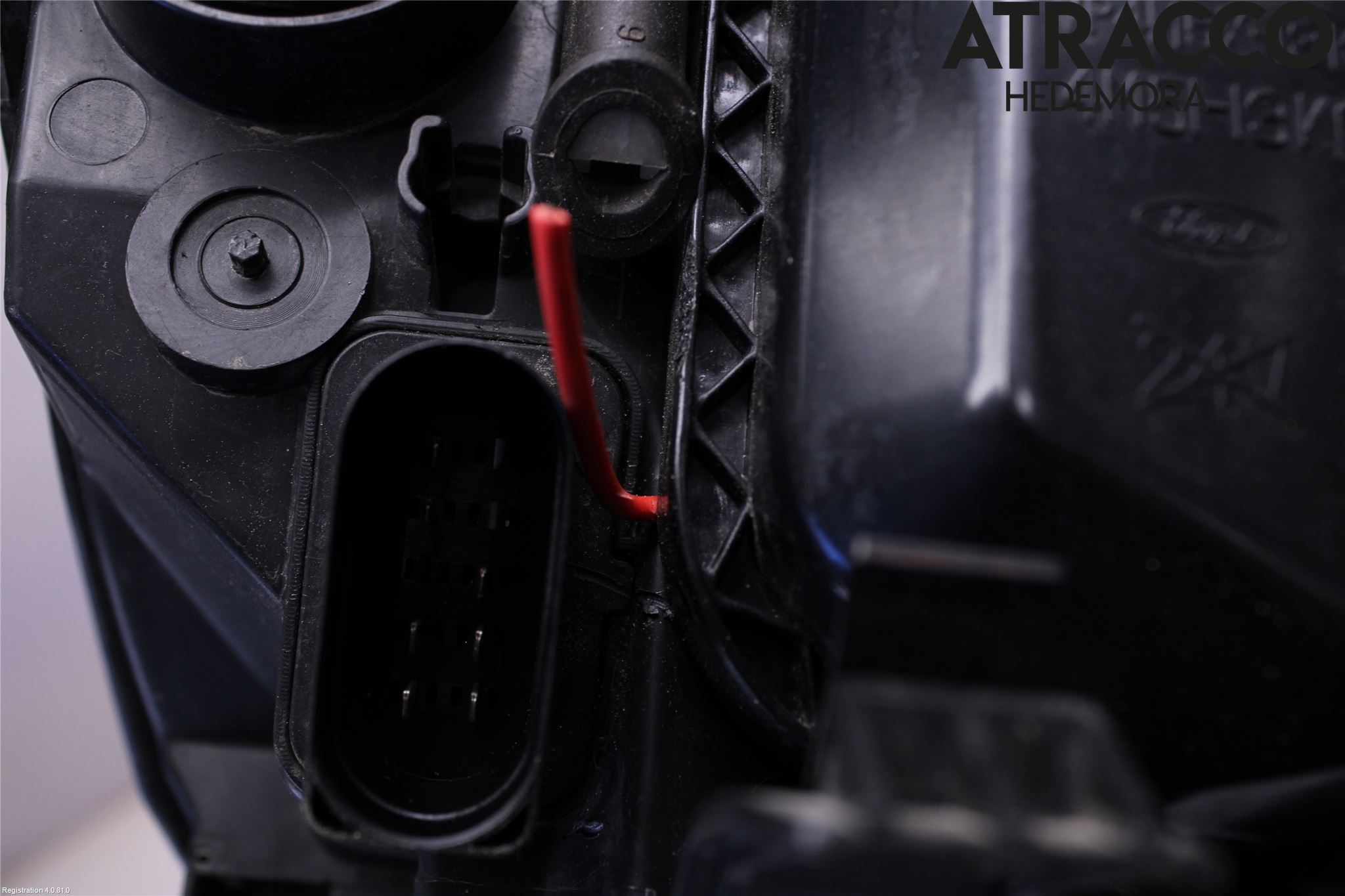 Ford FOCUS     04-07 Frontlykt Venstre