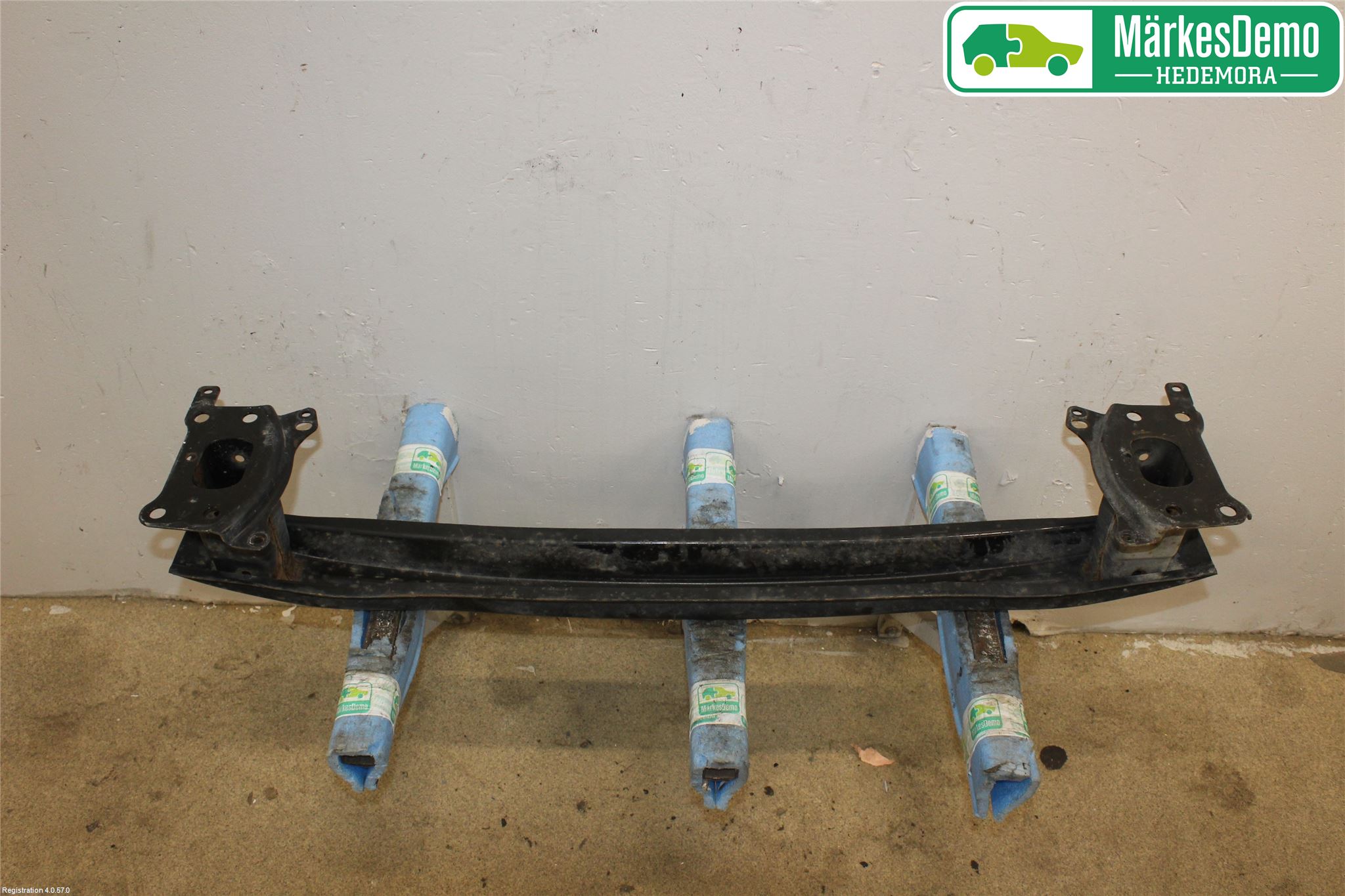 Volkswagen VW CADDY      04-10 Støtfanger Foran Bjelke