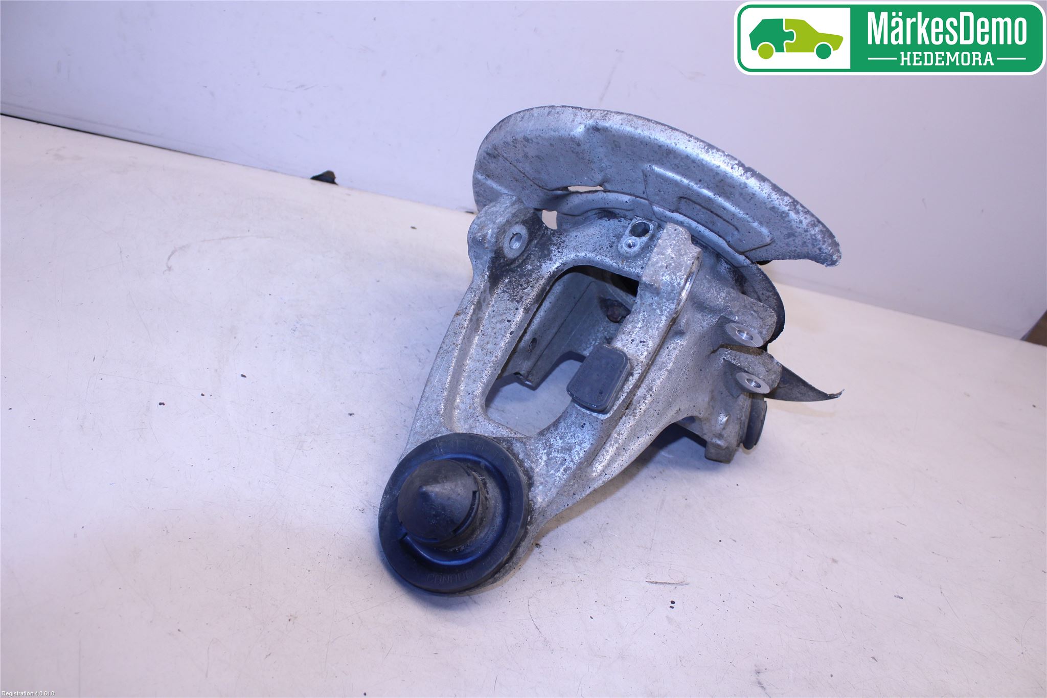 BMW X6 E71/E72   08-14 Spindel Hb