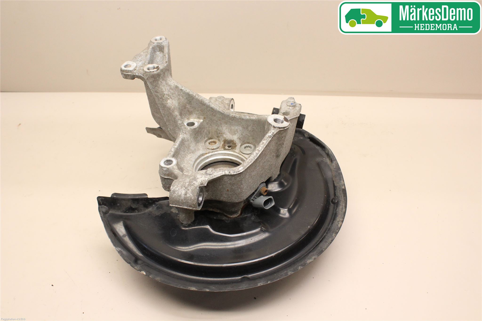 Volkswagen VW PASSAT 11-14 Spindel Vb