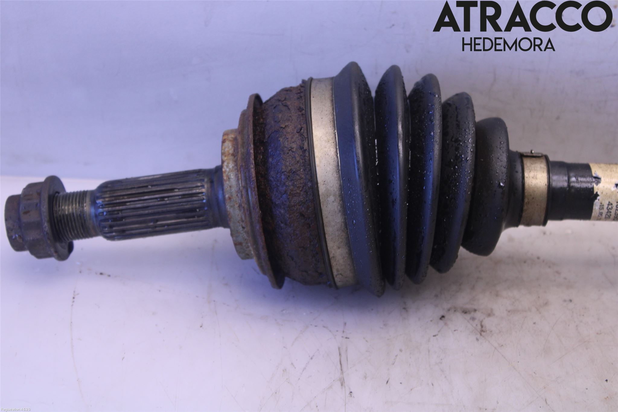 Toyota YARIS XP130 12-14 Drivaksel Foran Kompl Venstre